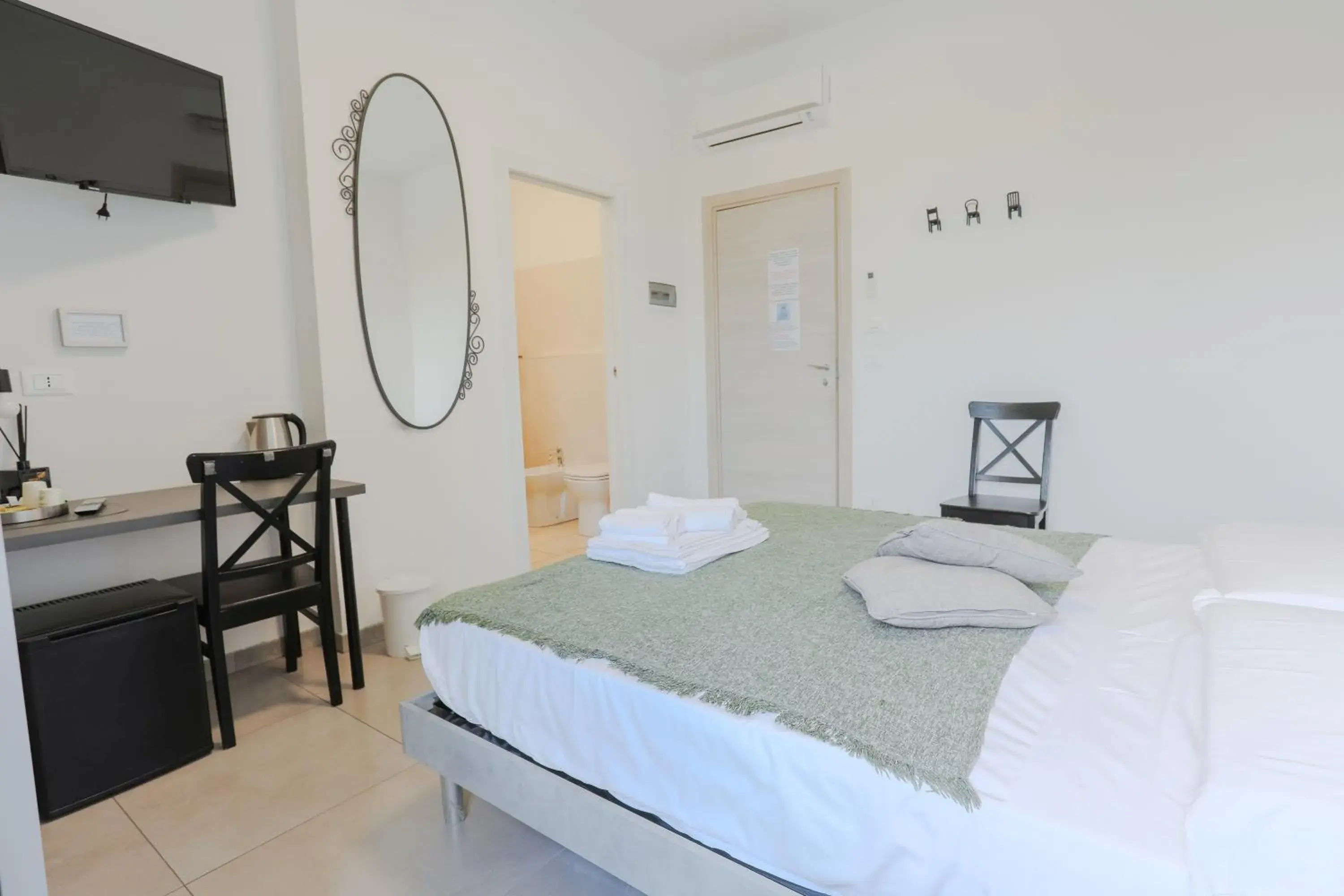 Double Room with Extra Bed in HOLABOLOGNA Luxury Rooms and Flats Double Room with Extra Bed in HOLABOLOGNA Luxury Rooms and Flats