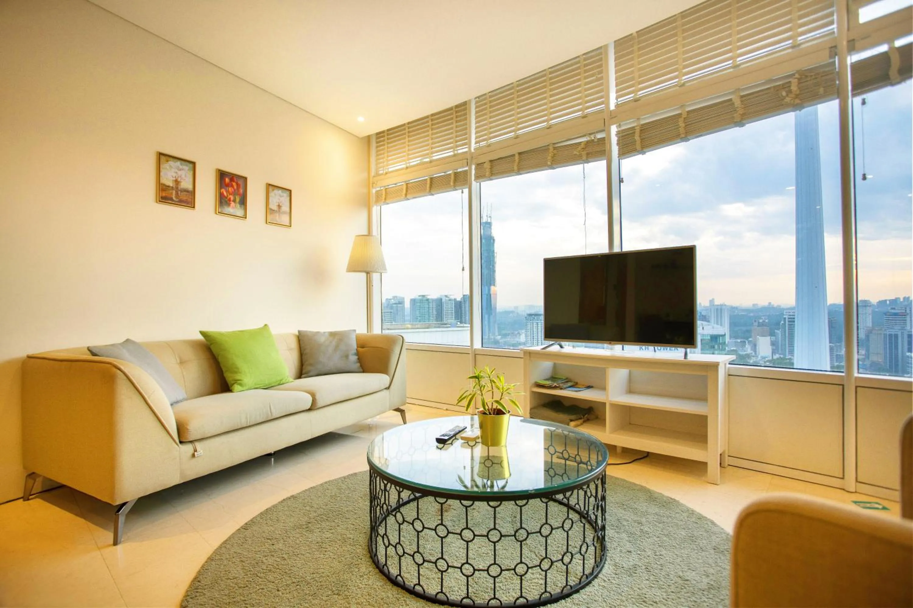 TV and multimedia in Yemala Suites at Vortex KLCC