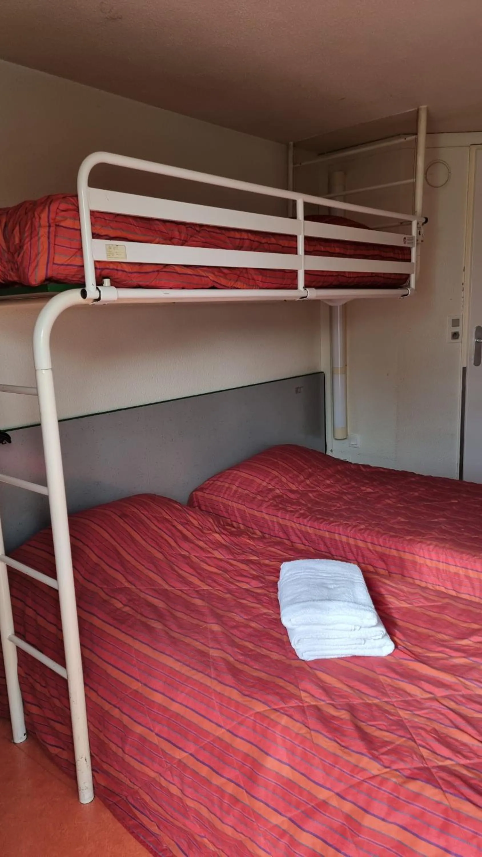 bunk bed, Bed in Première Classe Montluçon Saint Victor