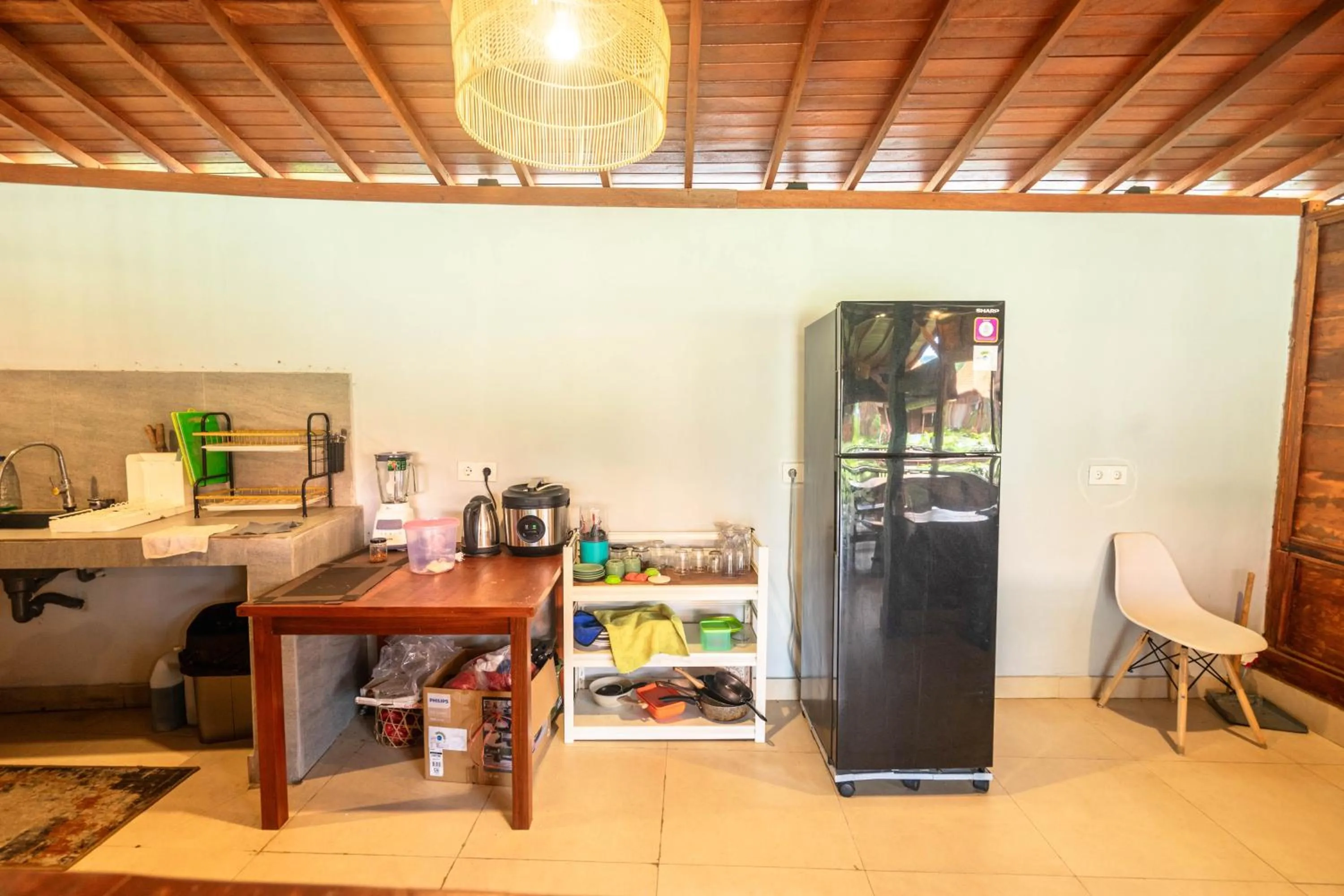 Restaurant/places to eat in Damar Sanjaya Uttama