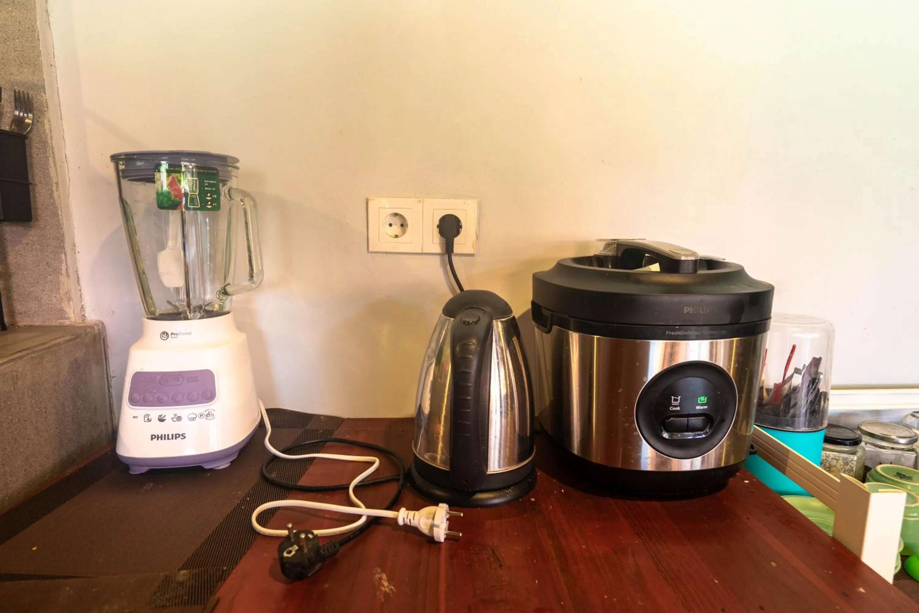 Restaurant/places to eat in Damar Sanjaya Uttama