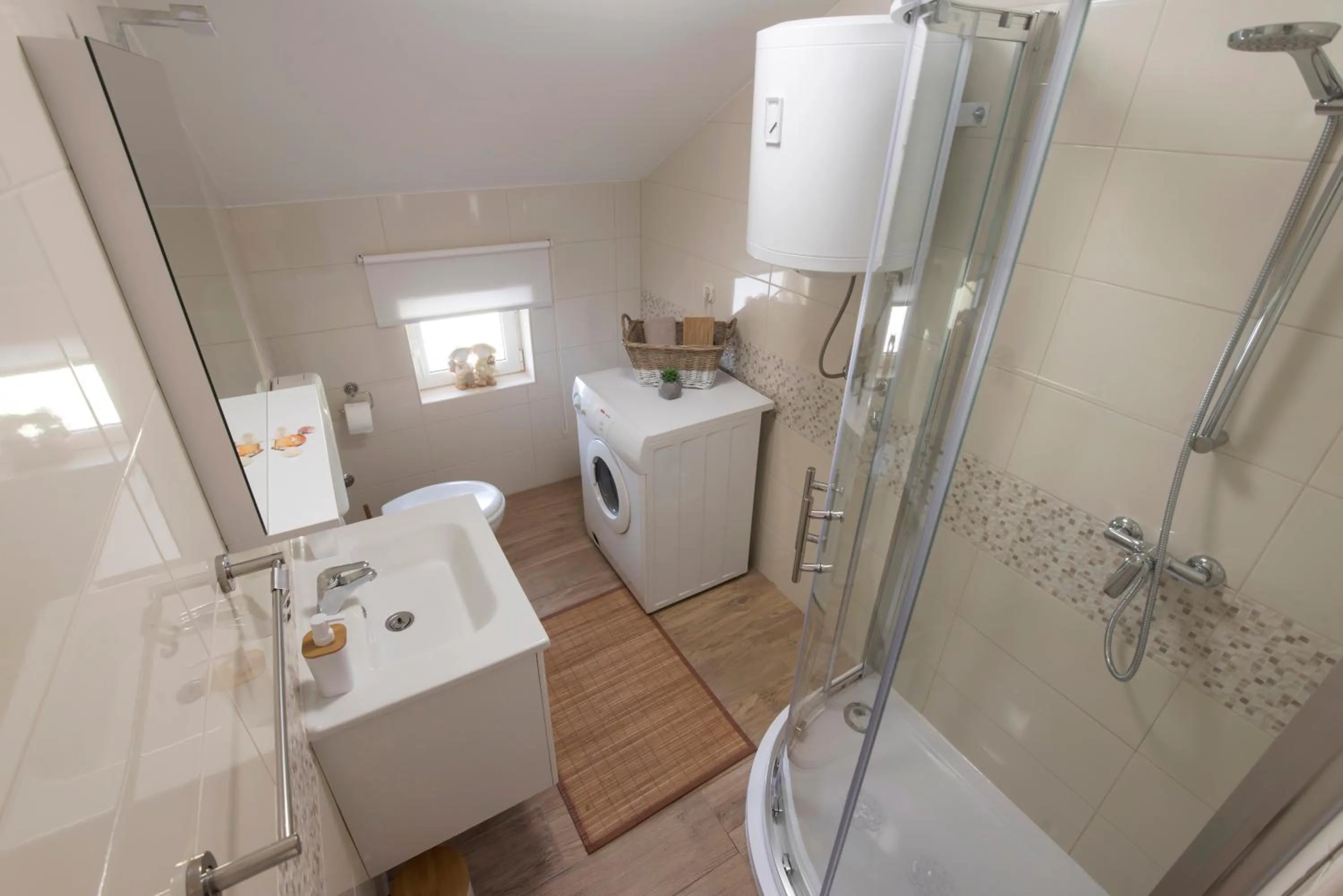 Area and facilities in Apartments Batur