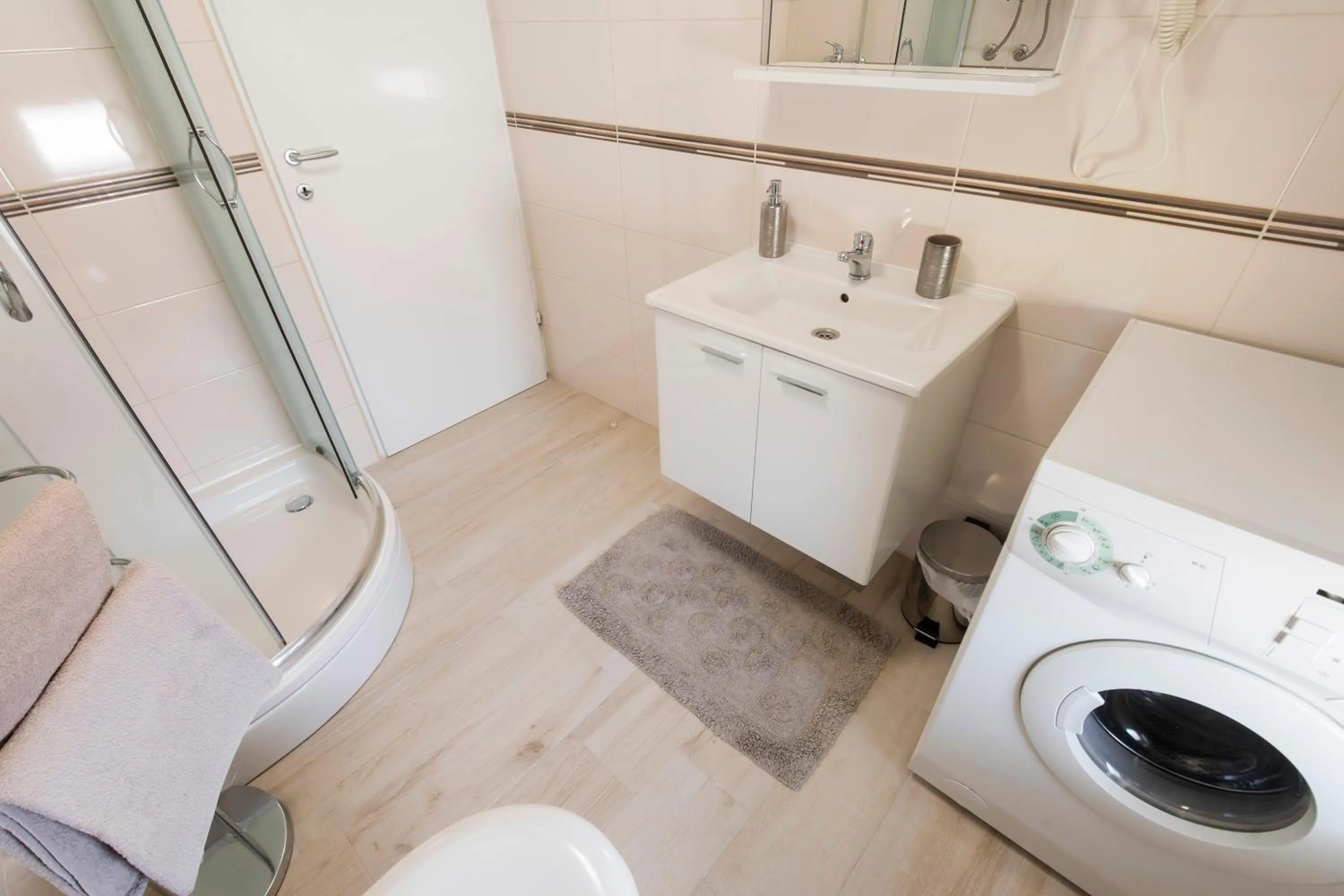 Shower in Apartments Batur