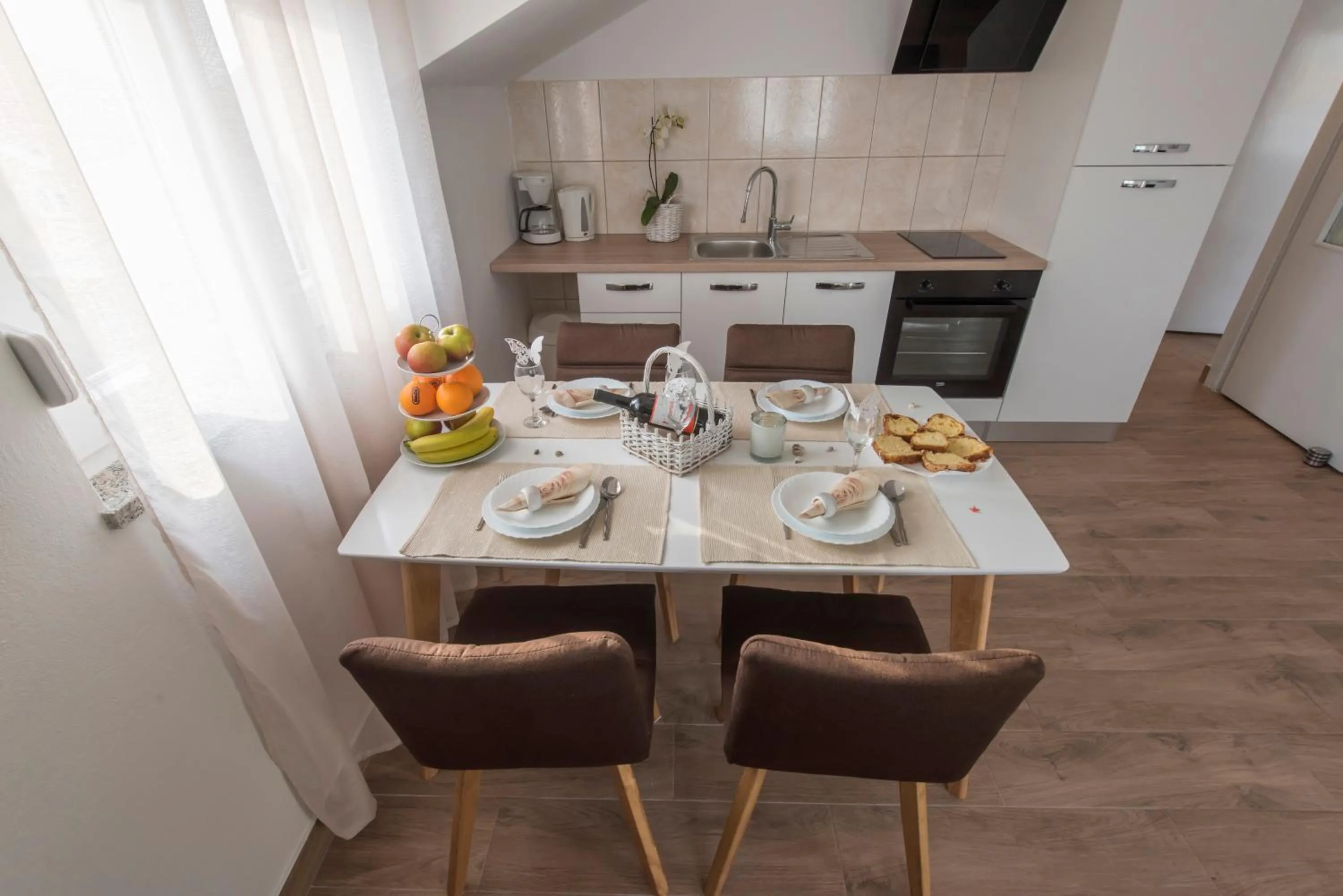 Dining area in Apartments Batur