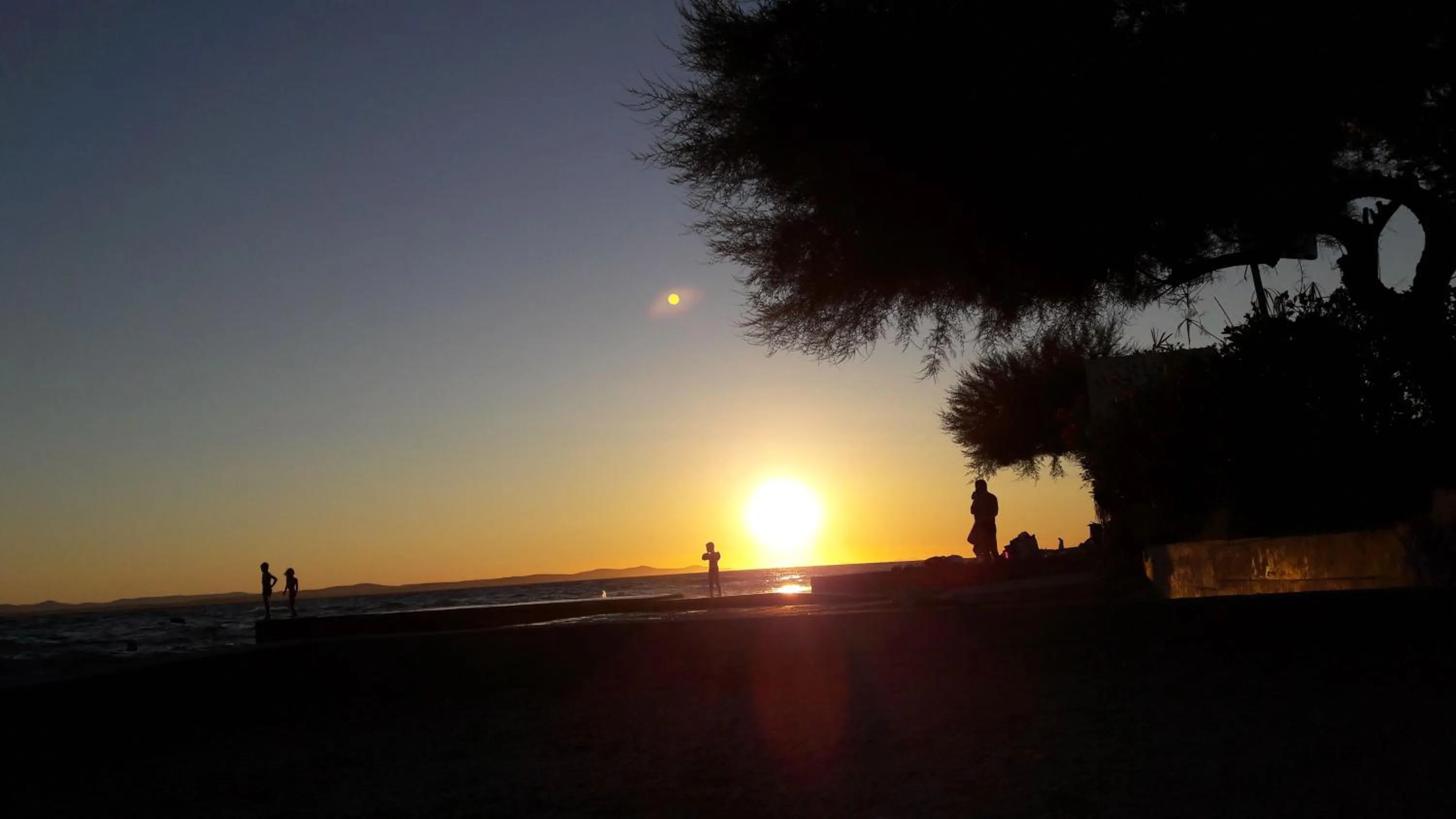 Sunset in Apartments Batur