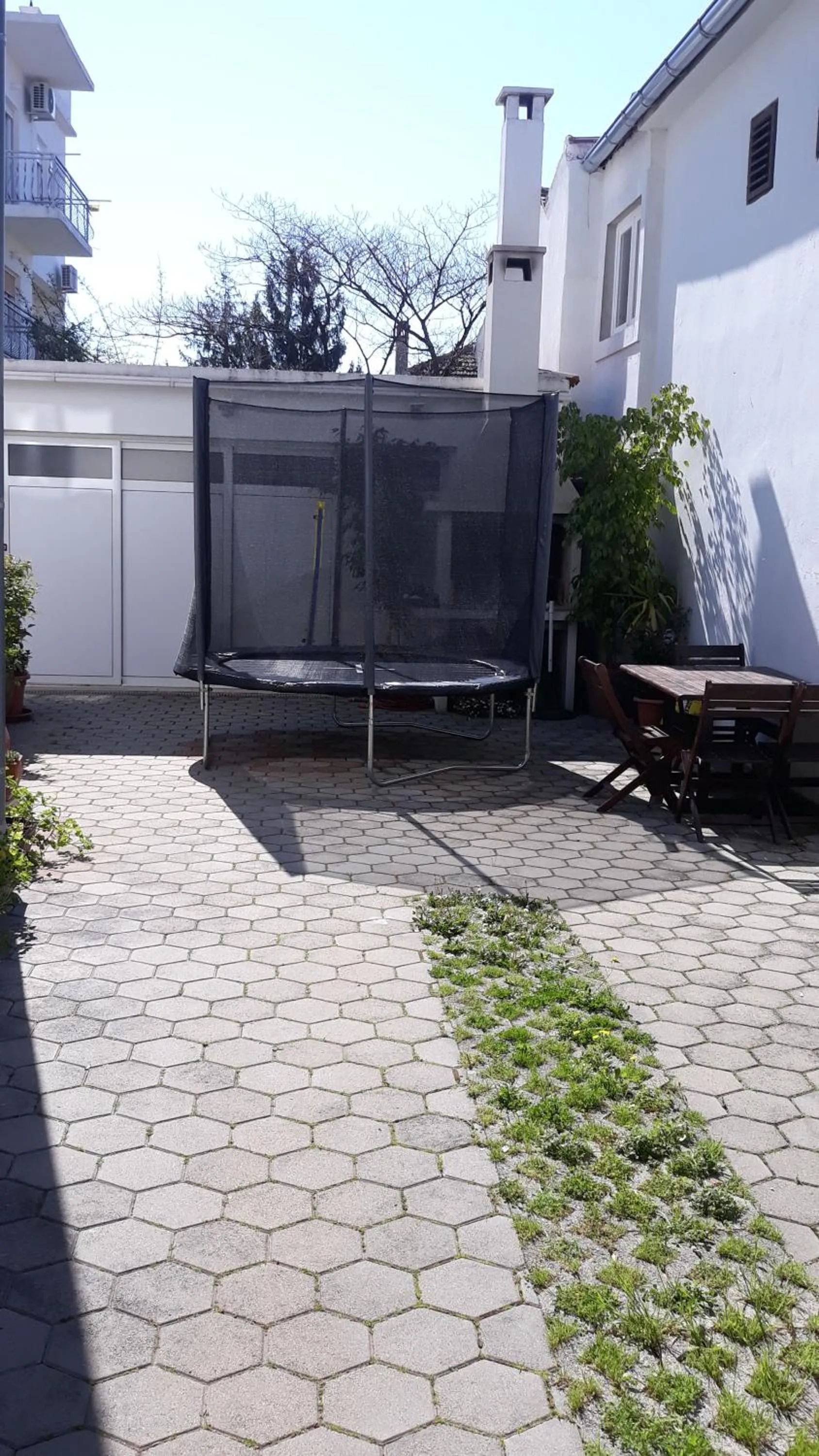 Entertainment in Apartments Batur