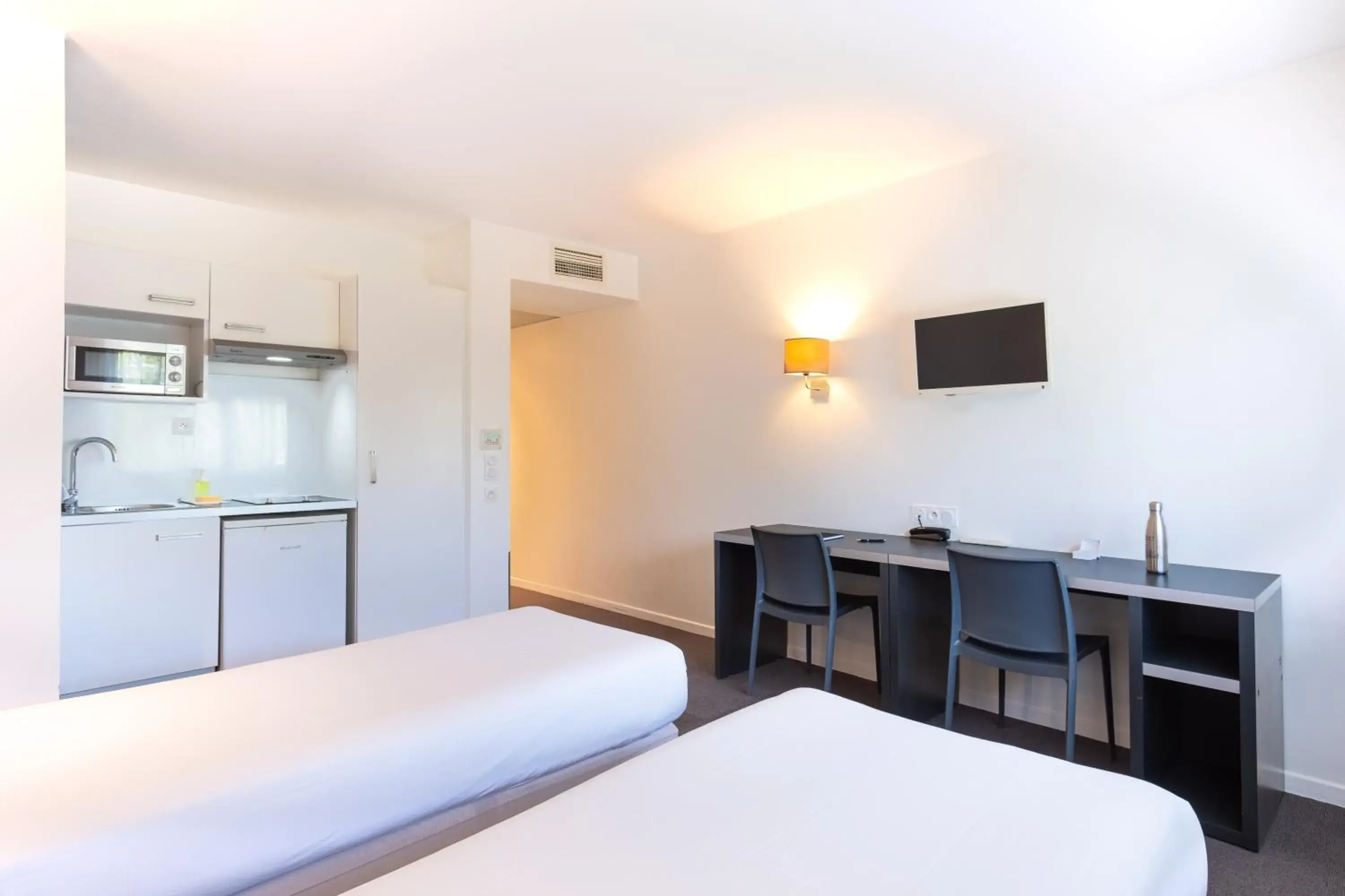 Bed in All Suites Appart Hôtel - Aéroport Paris-Orly Rungis Bed in All Suites Appart Hôtel - Aéroport Paris-Orly Rungis