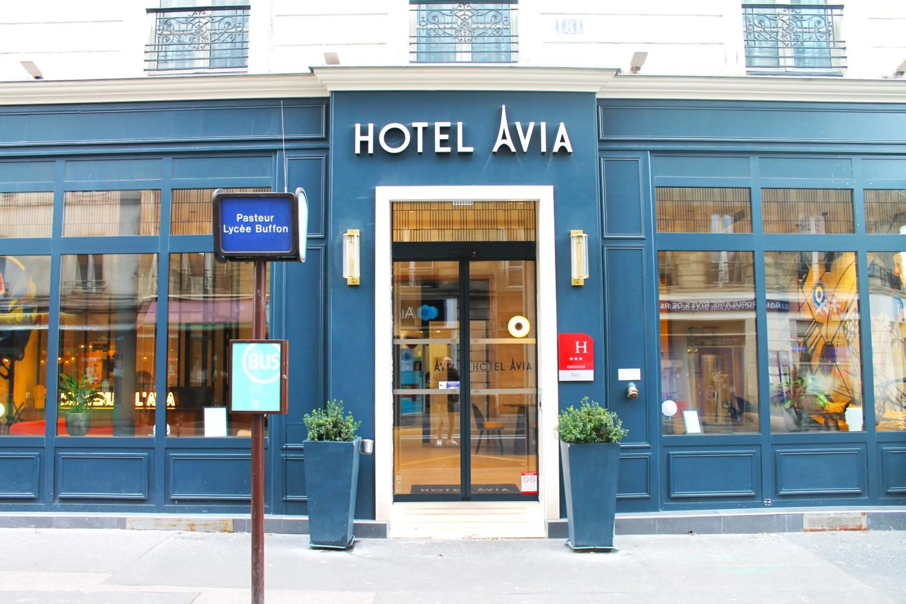 Facade/entrance in Avia Hôtel Saphir Montparnasse