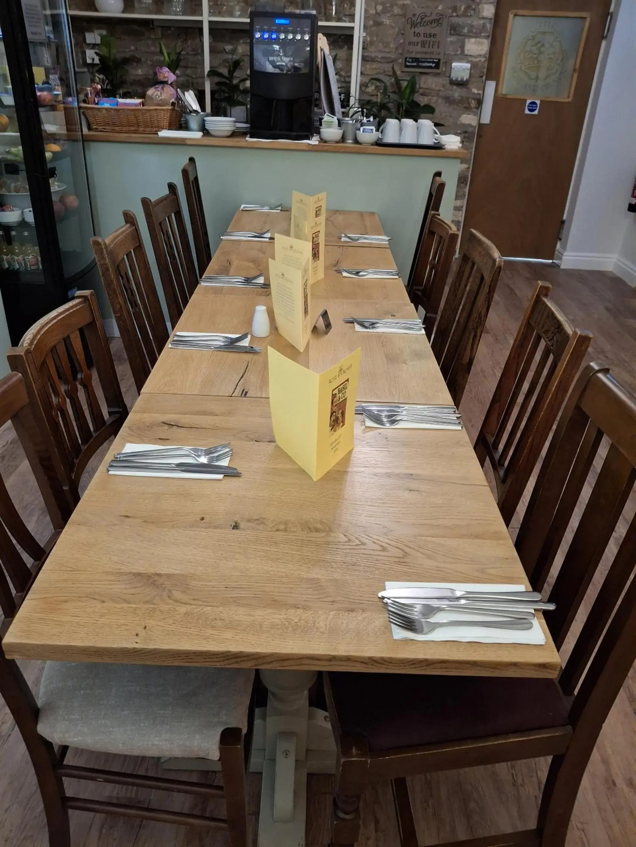 Breakfast in Rose and Crown Bath Breakfast in Rose and Crown Bath