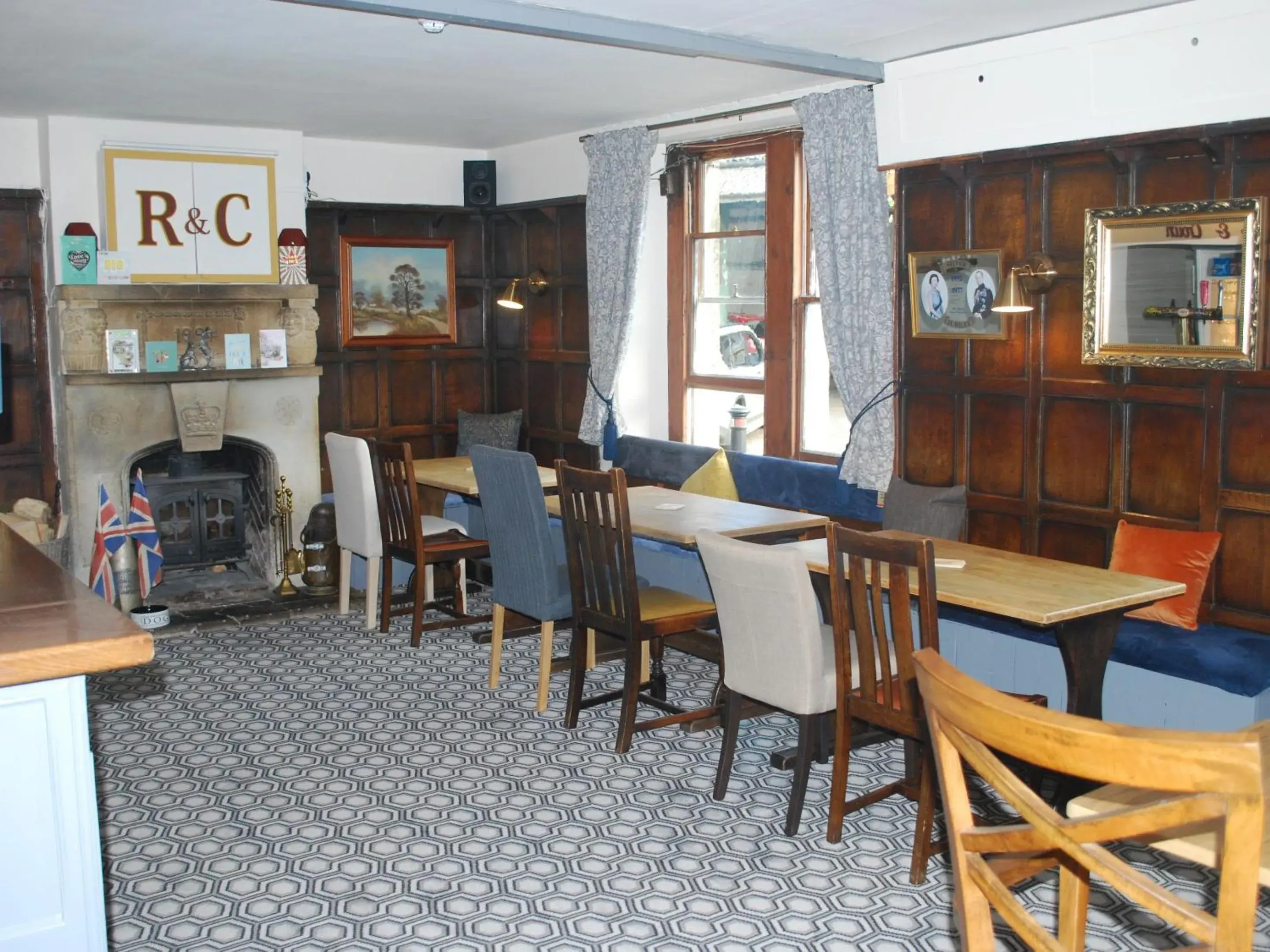 Lounge or bar in Rose and Crown Bath Lounge or bar in Rose and Crown Bath