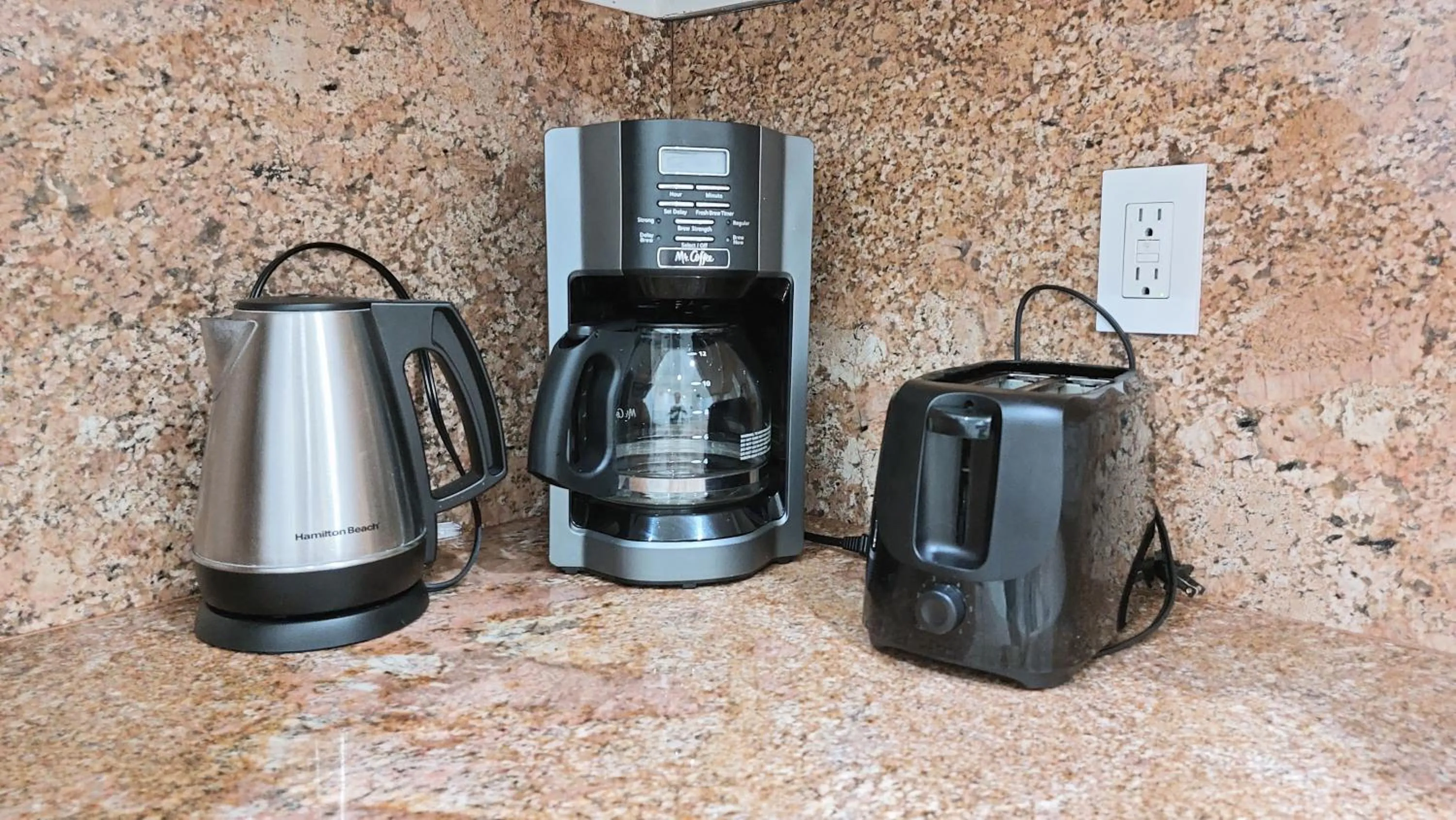 Kitchen or kitchenette in The Tides Apartments on the beach