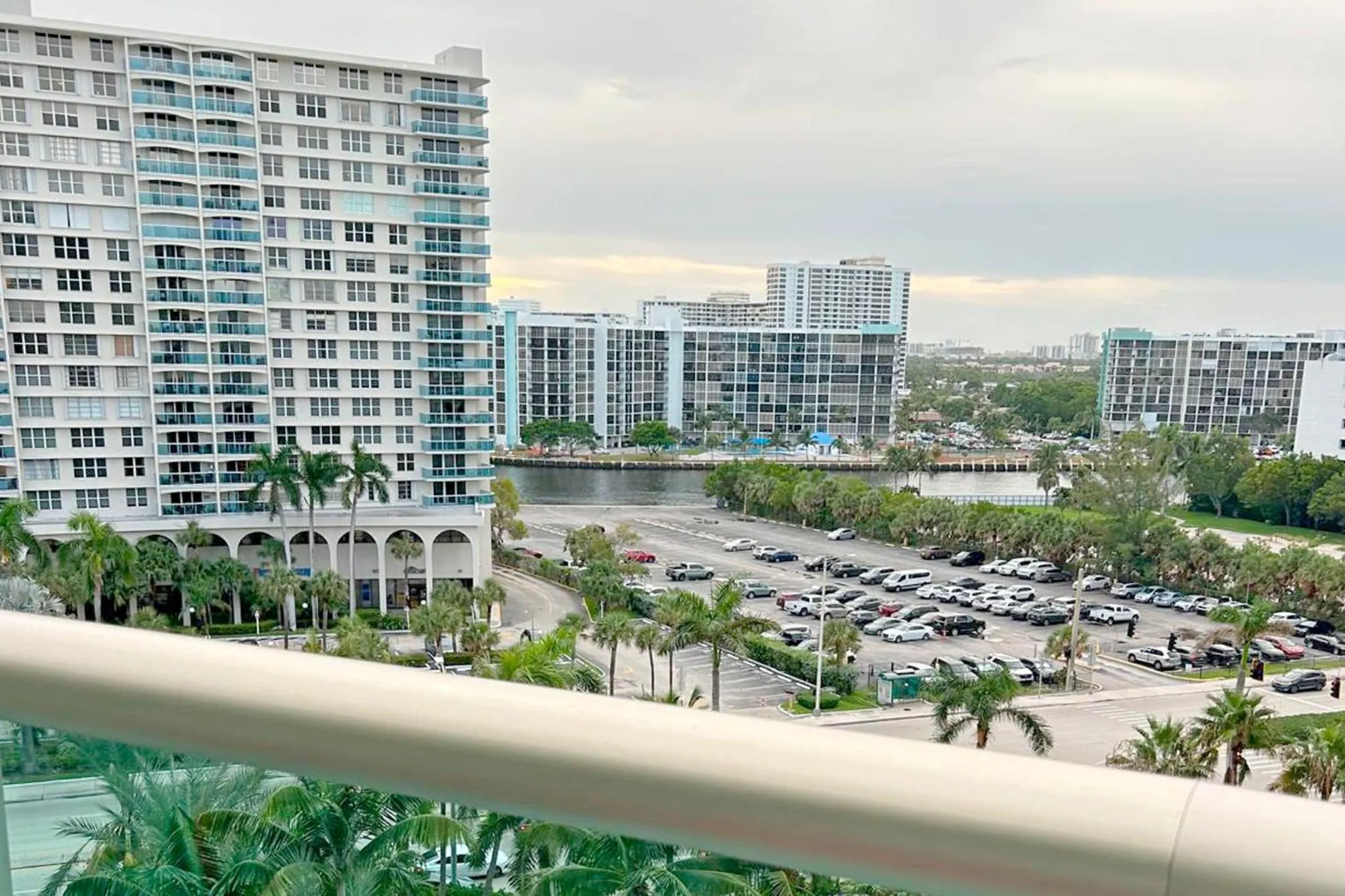 Balcony/Terrace in The Tides Apartments on the beach