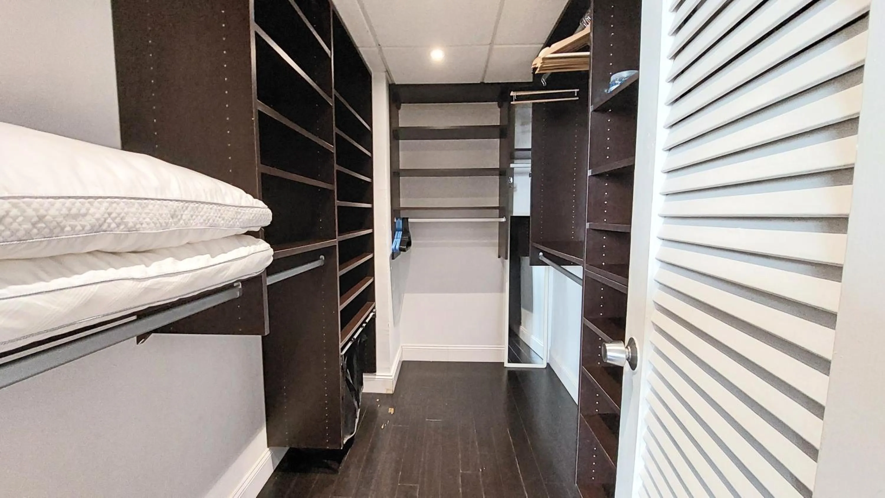 Bedroom, Bed in The Tides Apartments on the beach