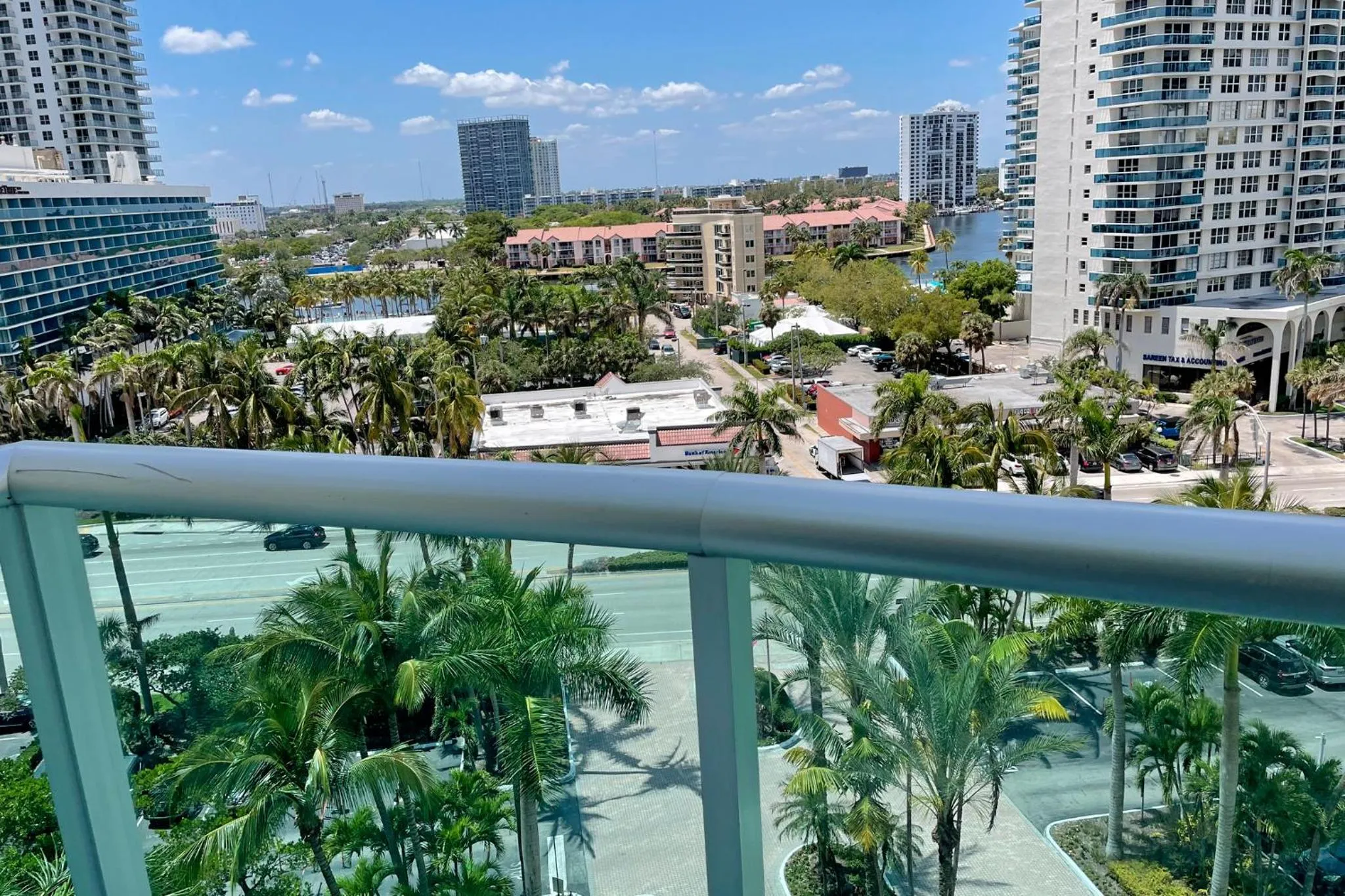 Balcony/Terrace in The Tides Apartments on the beach