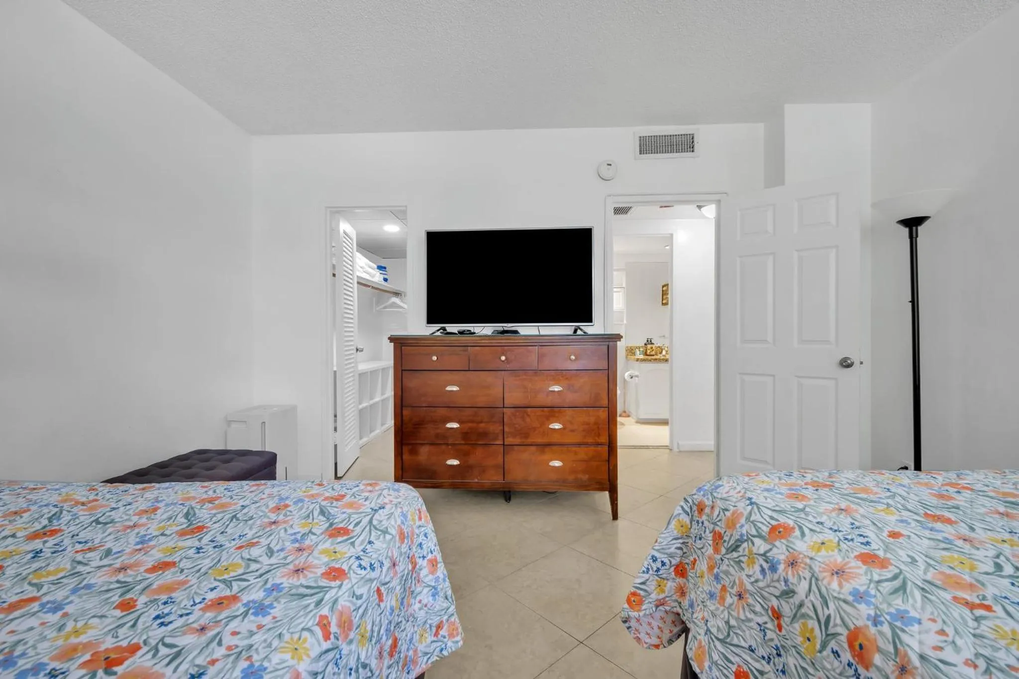 Bedroom, Bed in The Tides Apartments on the beach