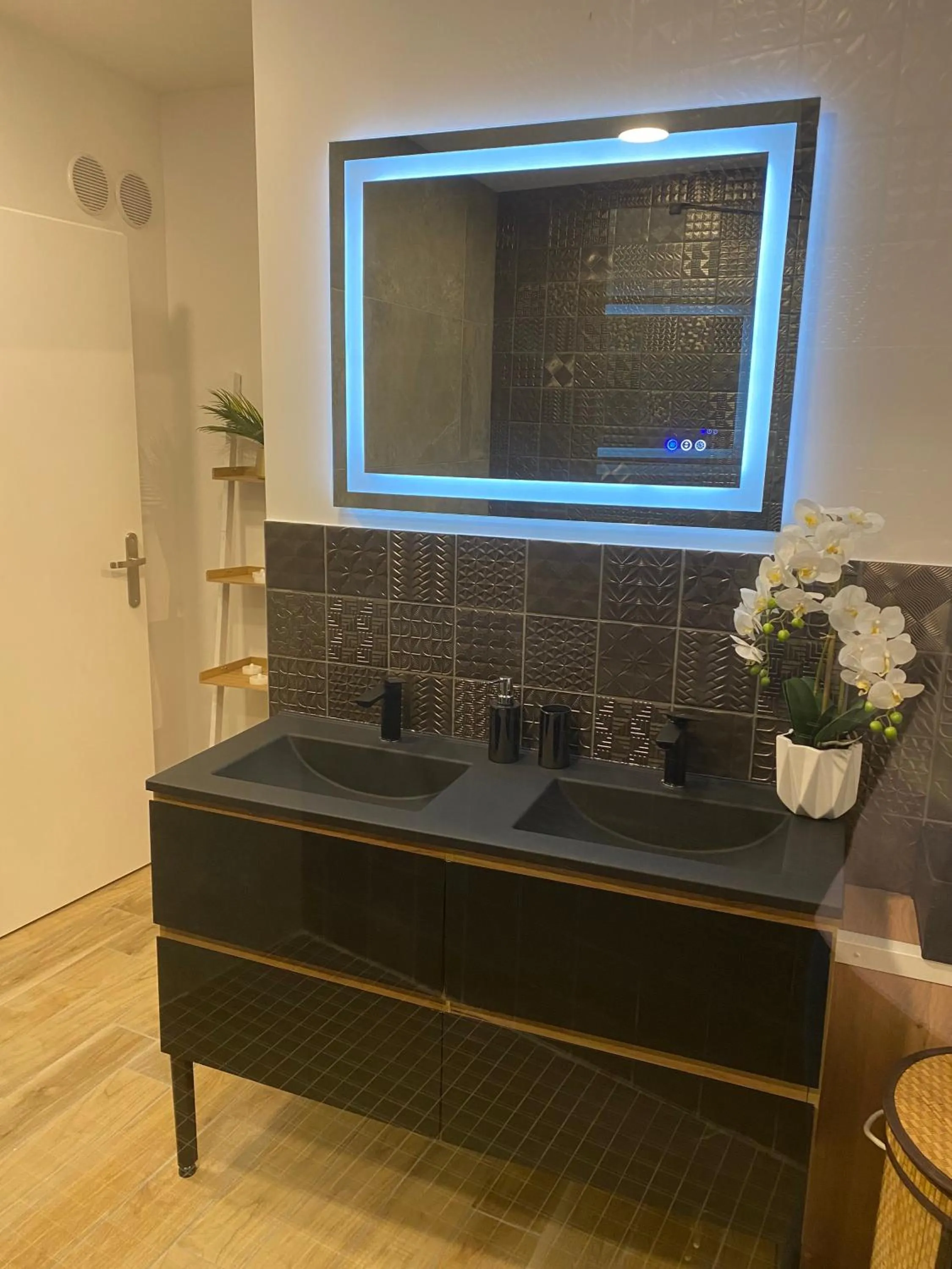 Bathroom in Residence Pasteur Angouleme