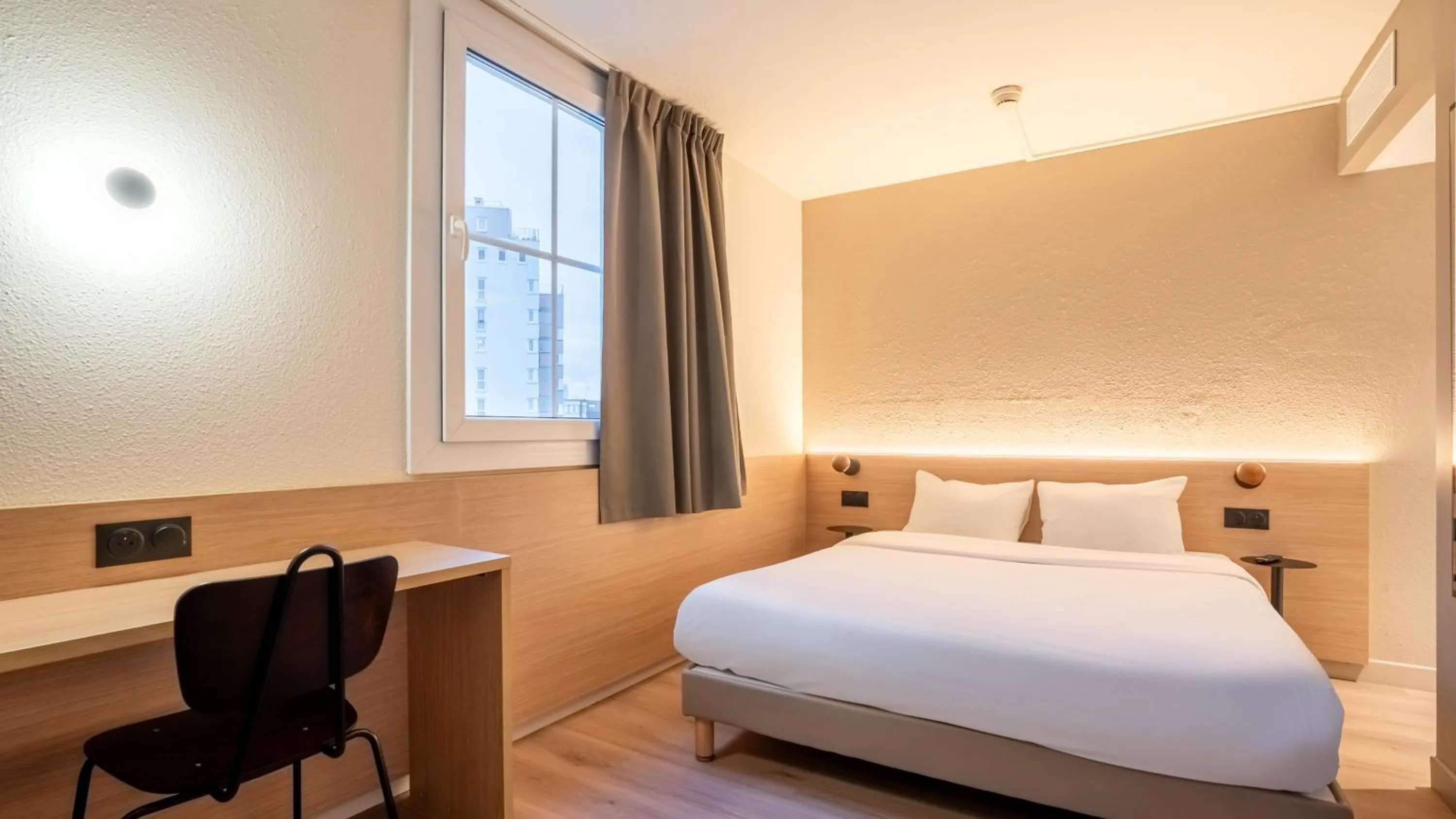 Photo of the whole room, Bed in Première Classe Paris Ouest - Pont de Suresnes