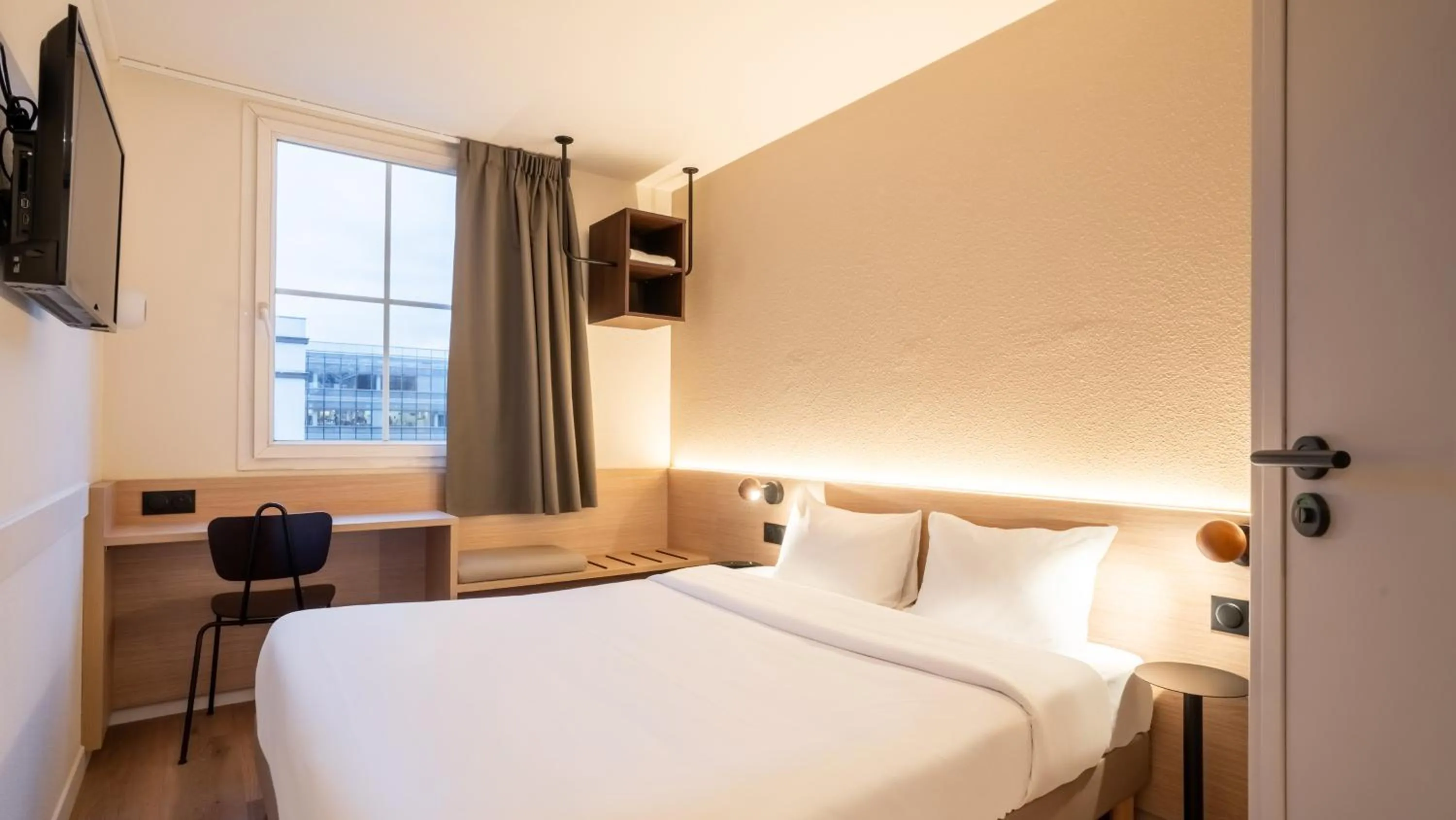 Photo of the whole room, Bed in Première Classe Paris Ouest - Pont de Suresnes