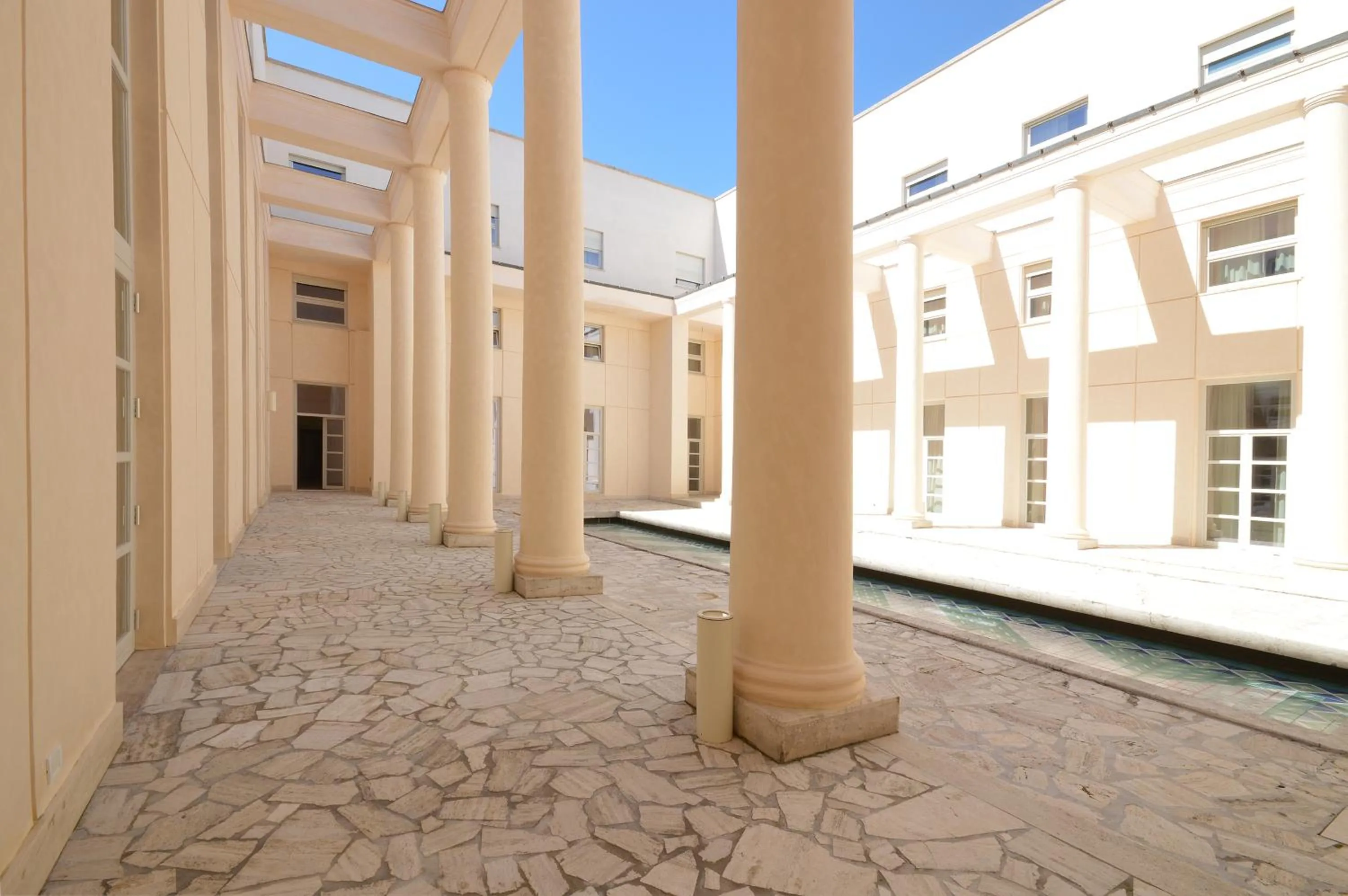 Facade/entrance in Palazzo Esedra