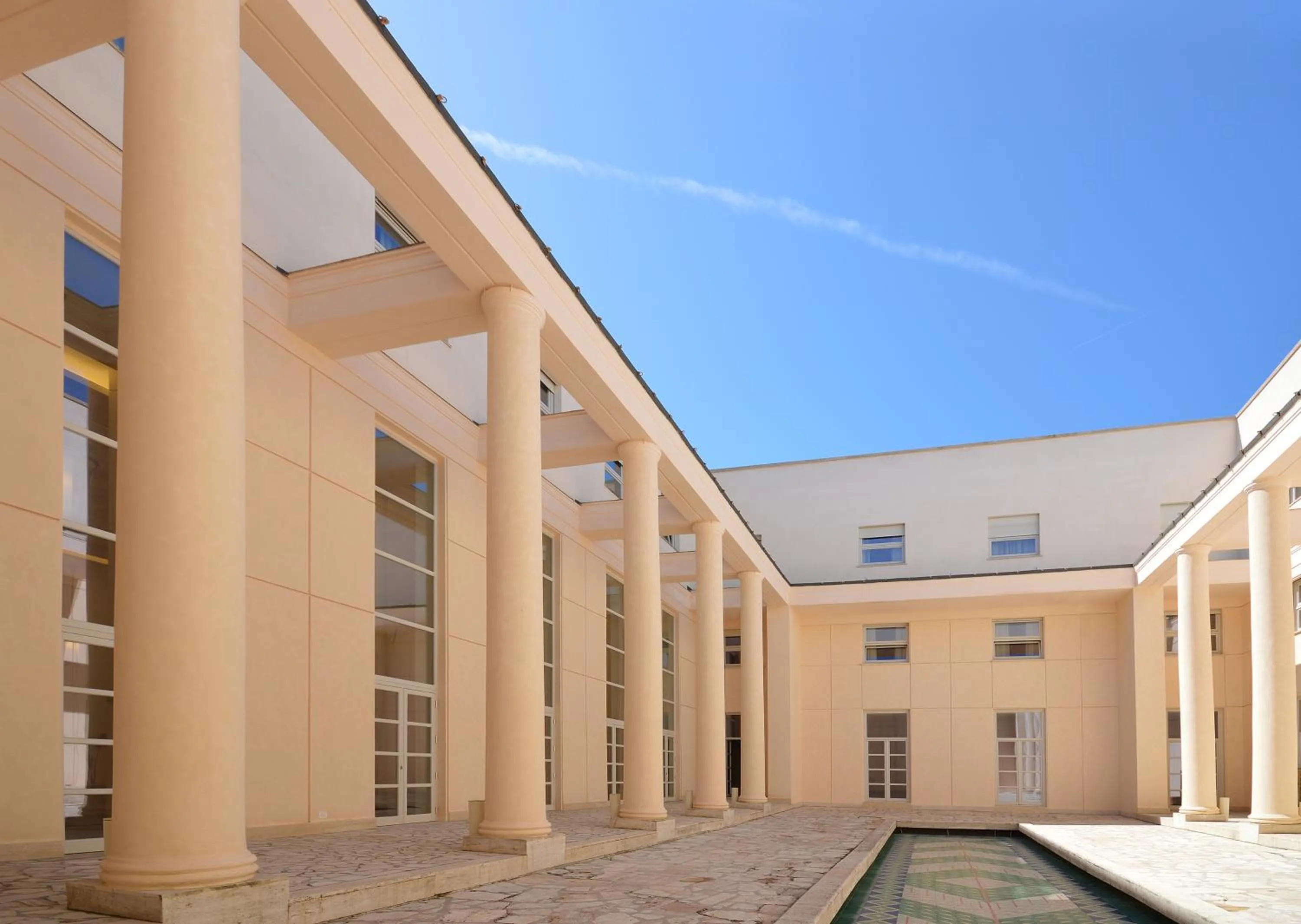 Facade/entrance in Palazzo Esedra