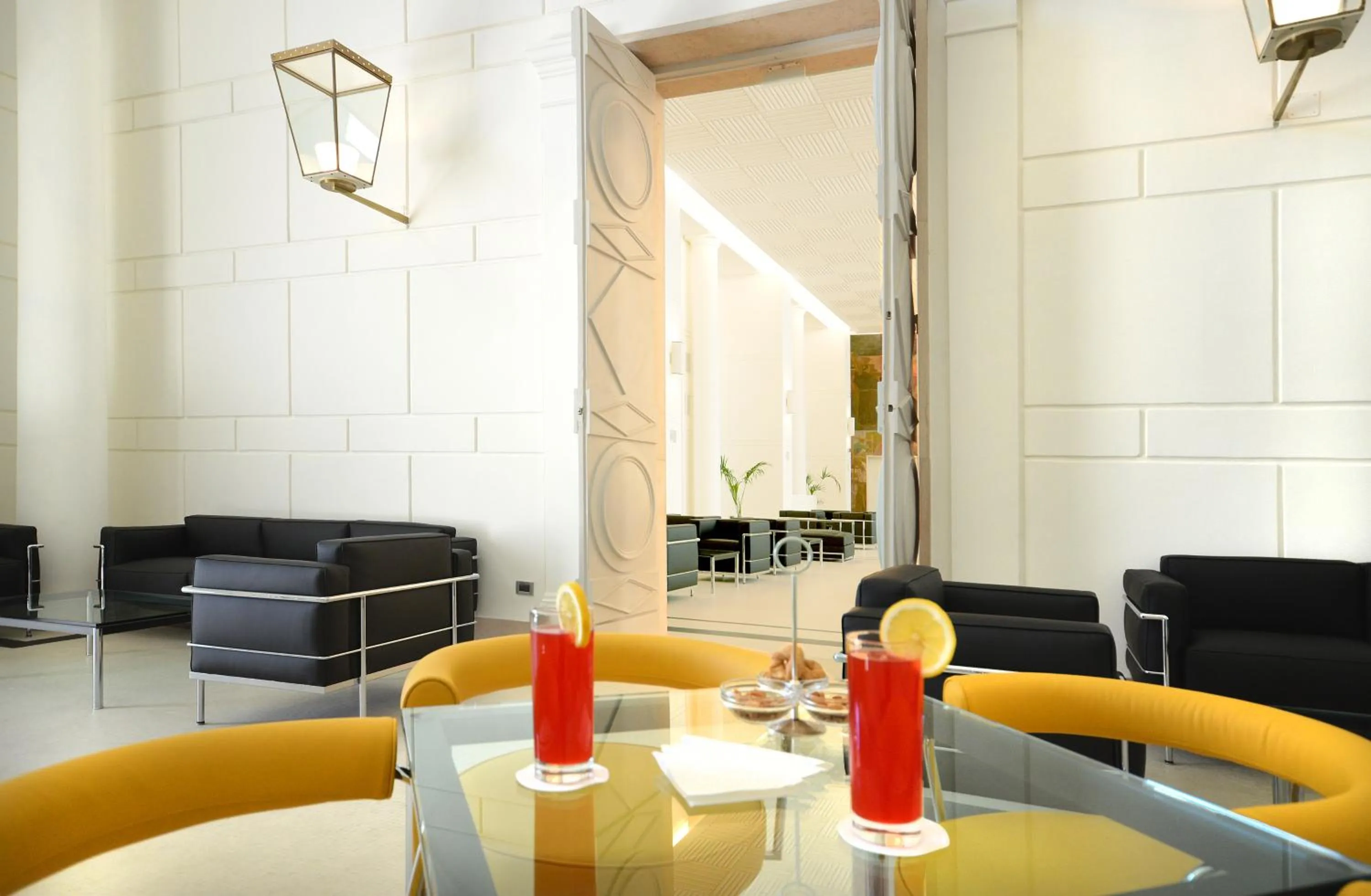 Restaurant/places to eat in Palazzo Esedra