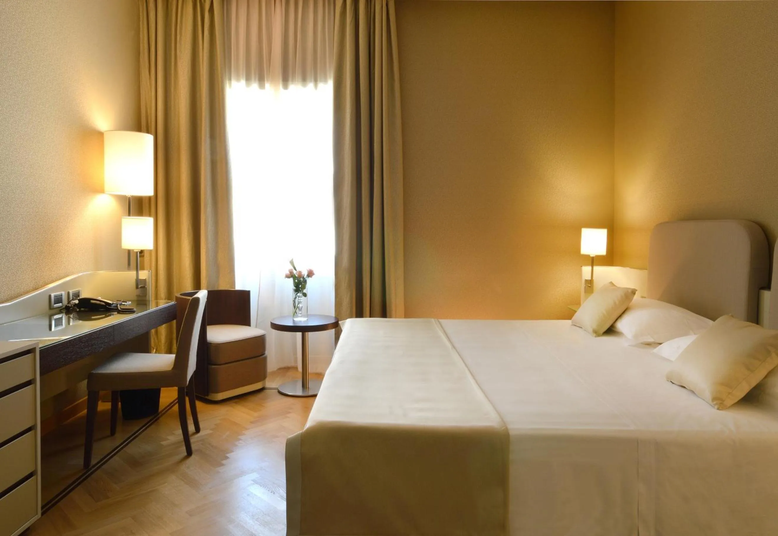 Photo of the whole room, Bed in Palazzo Esedra