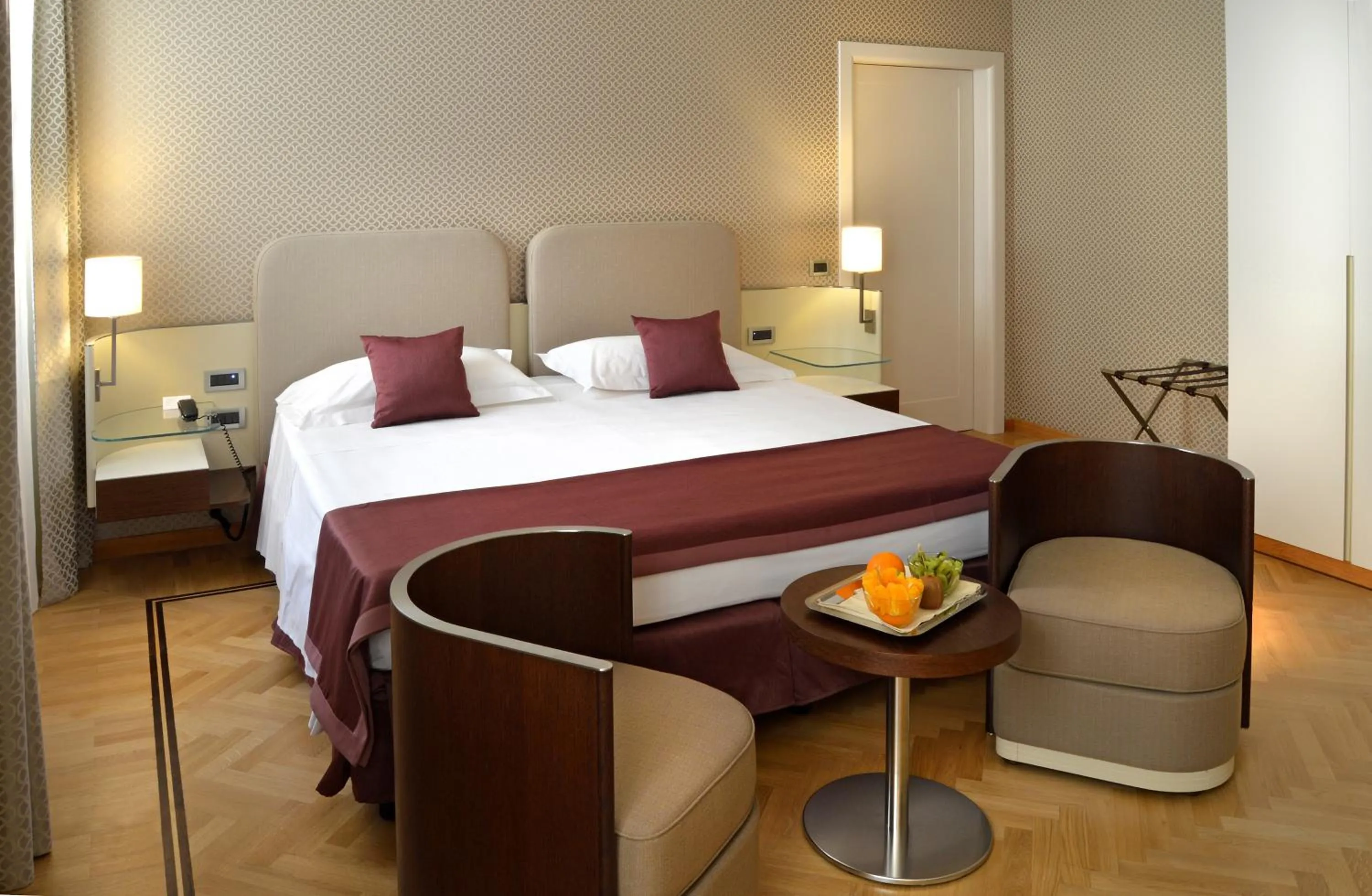 Photo of the whole room, Bed in Palazzo Esedra