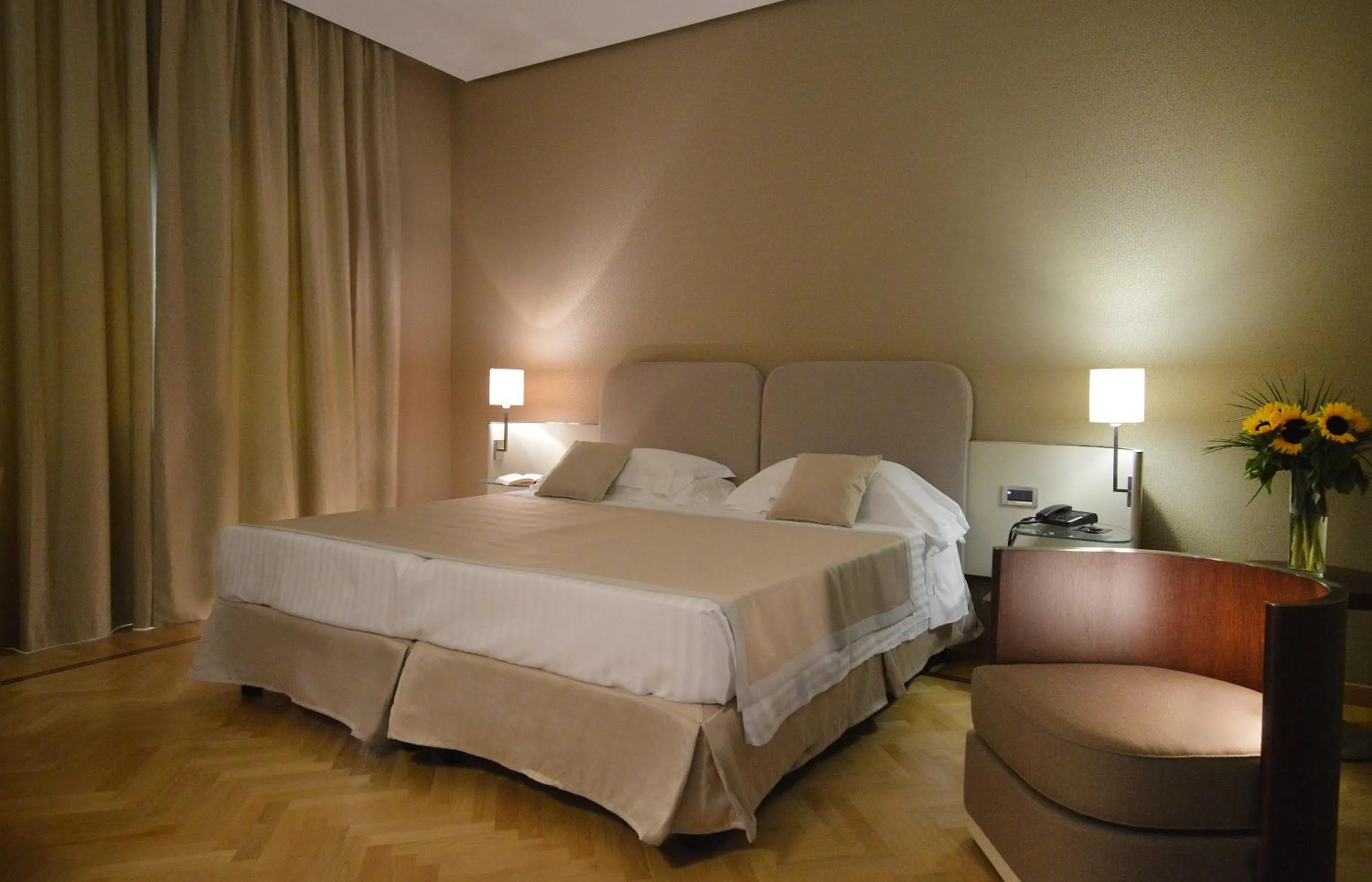 Photo of the whole room, Bed in Palazzo Esedra