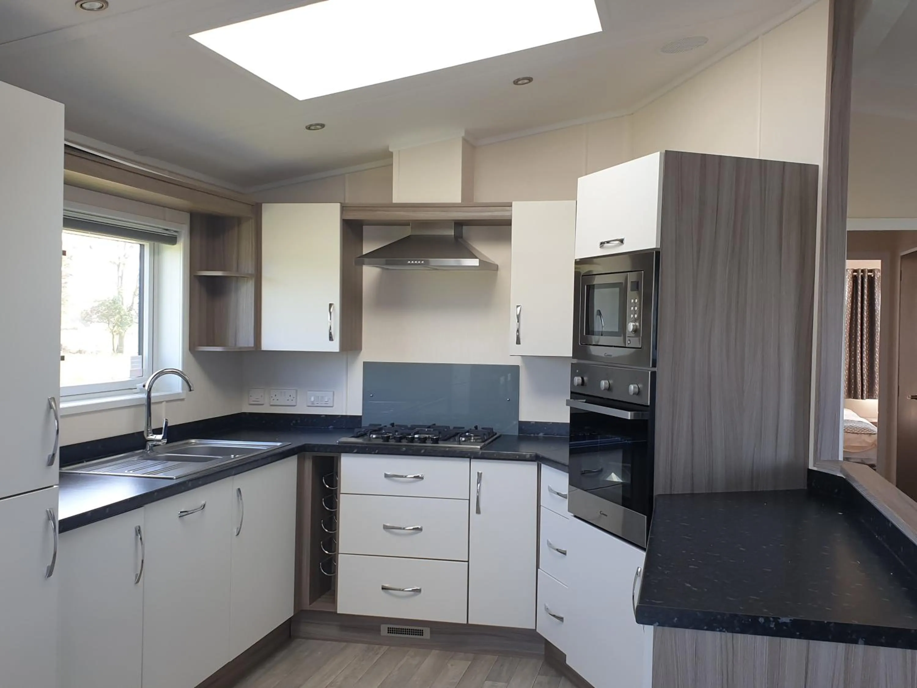 Kitchen or kitchenette in Home Farm Park