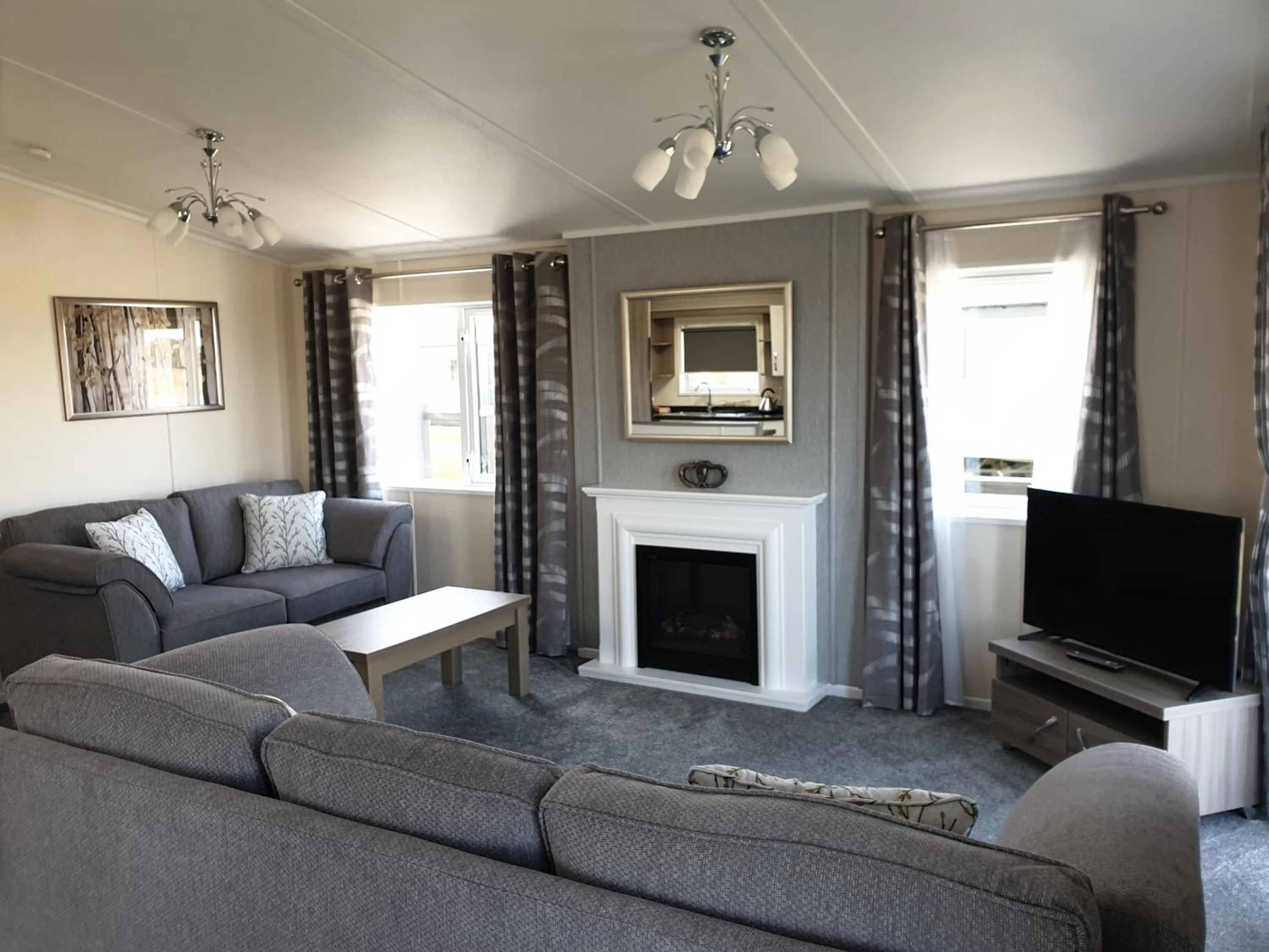 Communal lounge/ TV room in Home Farm Park