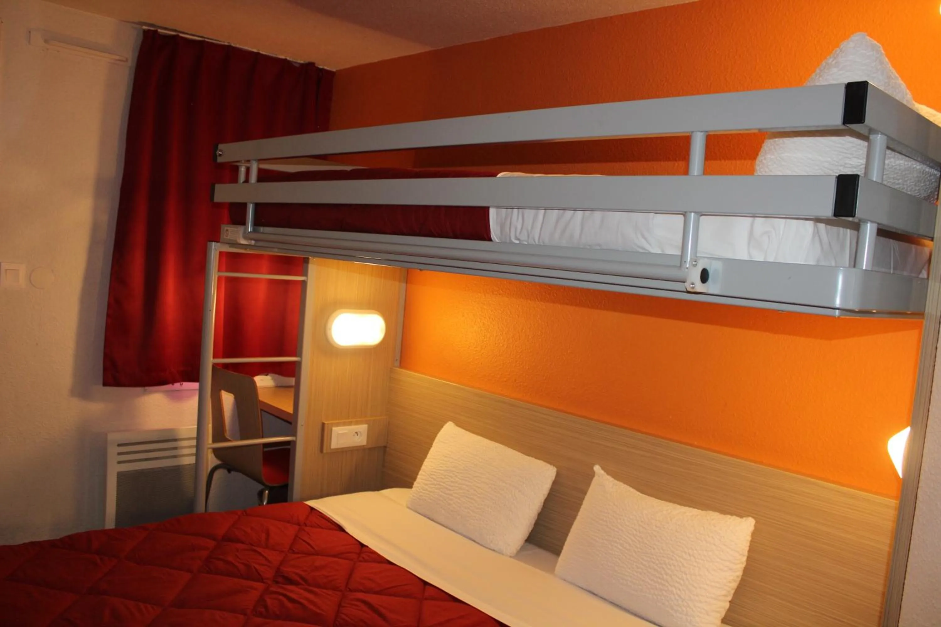 Bed in Premiere Classe St Quentin en Yvelines Elancourt