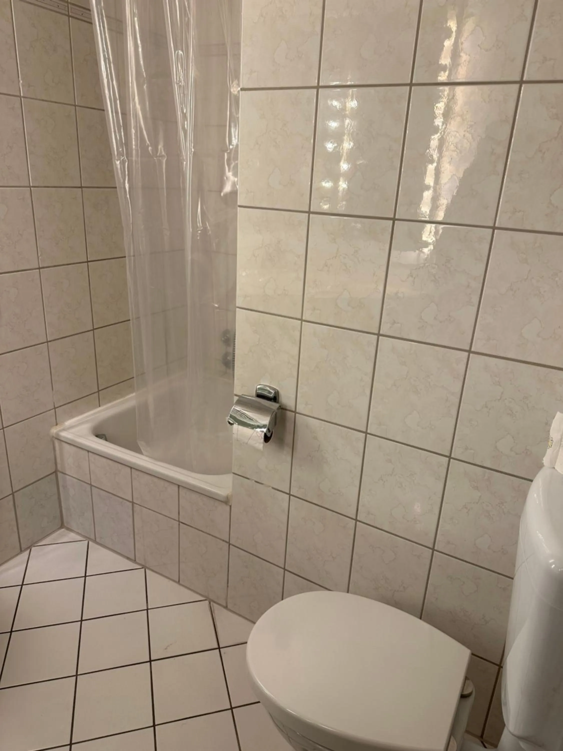 Shower in Hotel "dream in" Heiligenhaus