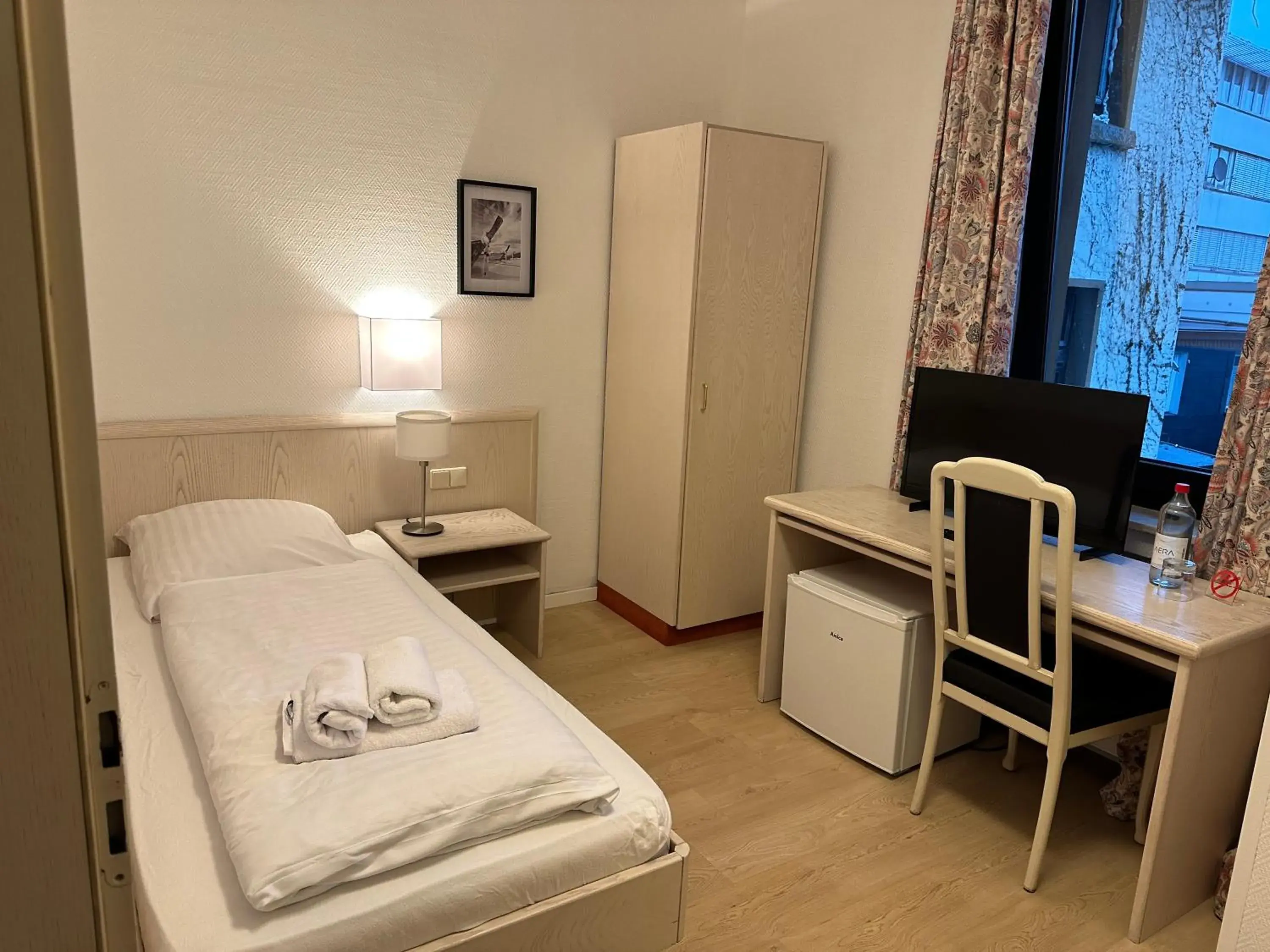 Single Room with Private Bathroom in Hotel "dream in" Heiligenhaus Single Room with Private Bathroom in Hotel "dream in" Heiligenhaus