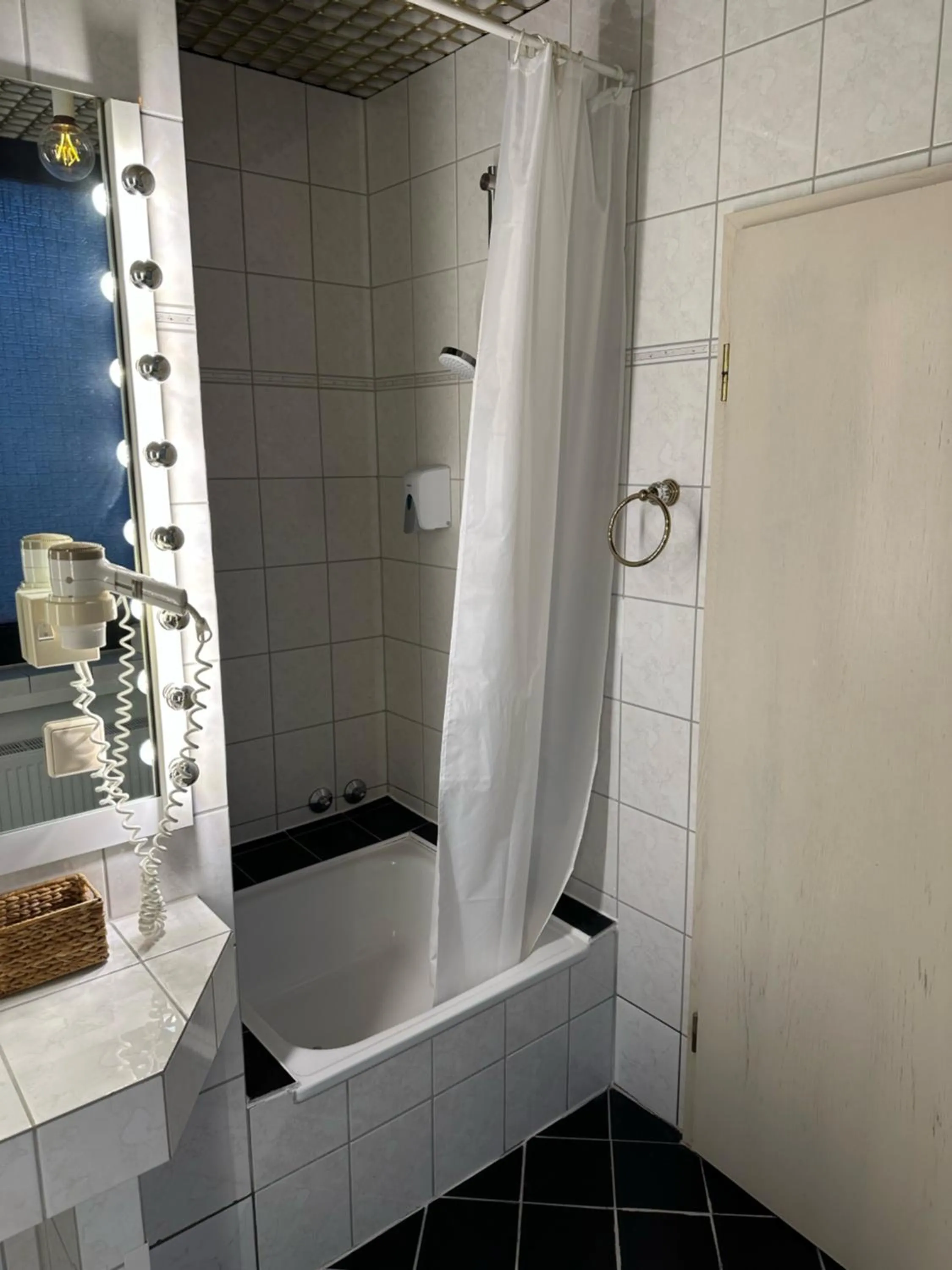 Shower in Hotel "dream in" Heiligenhaus