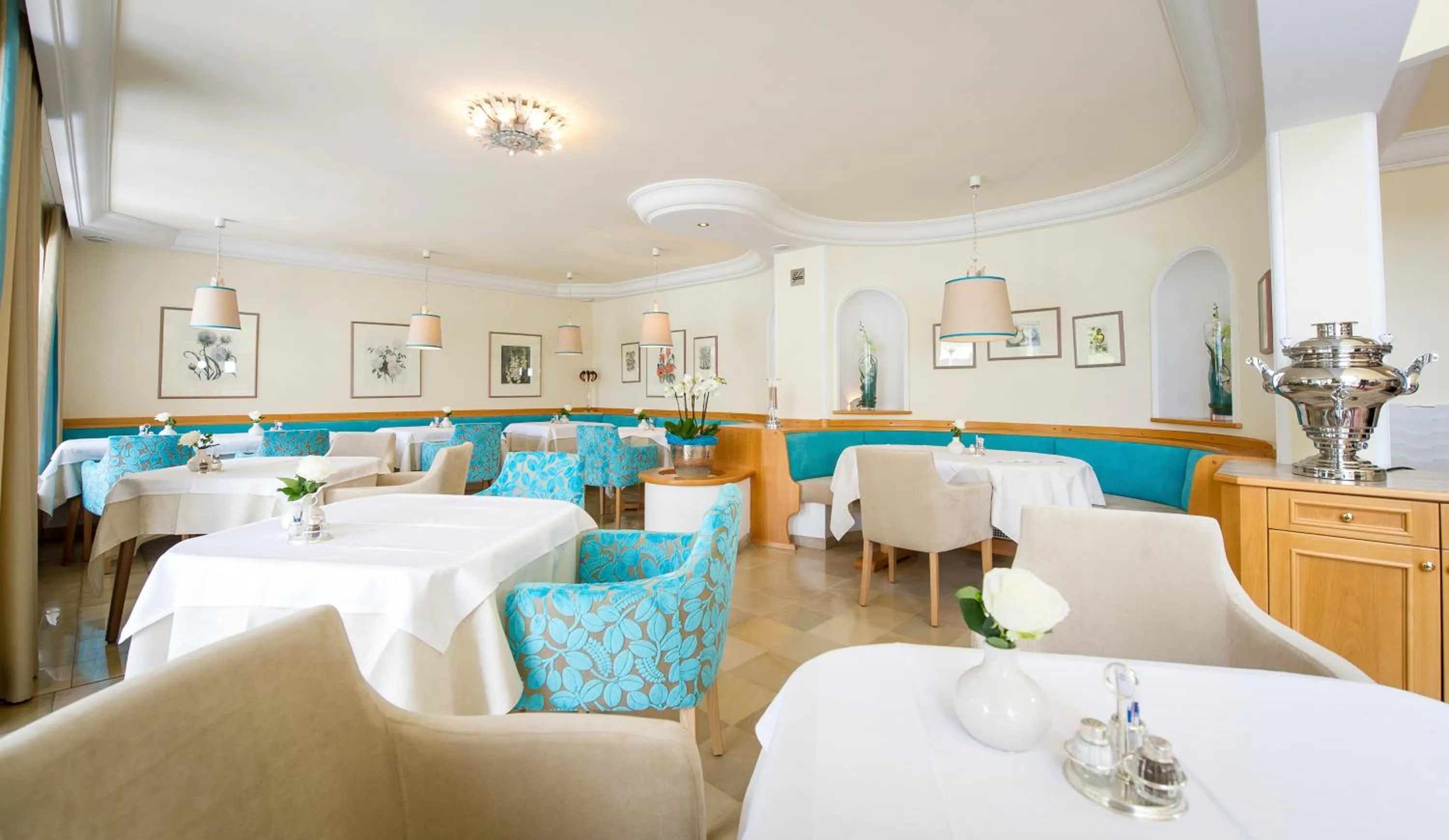 Restaurant/places to eat in Villa Christina