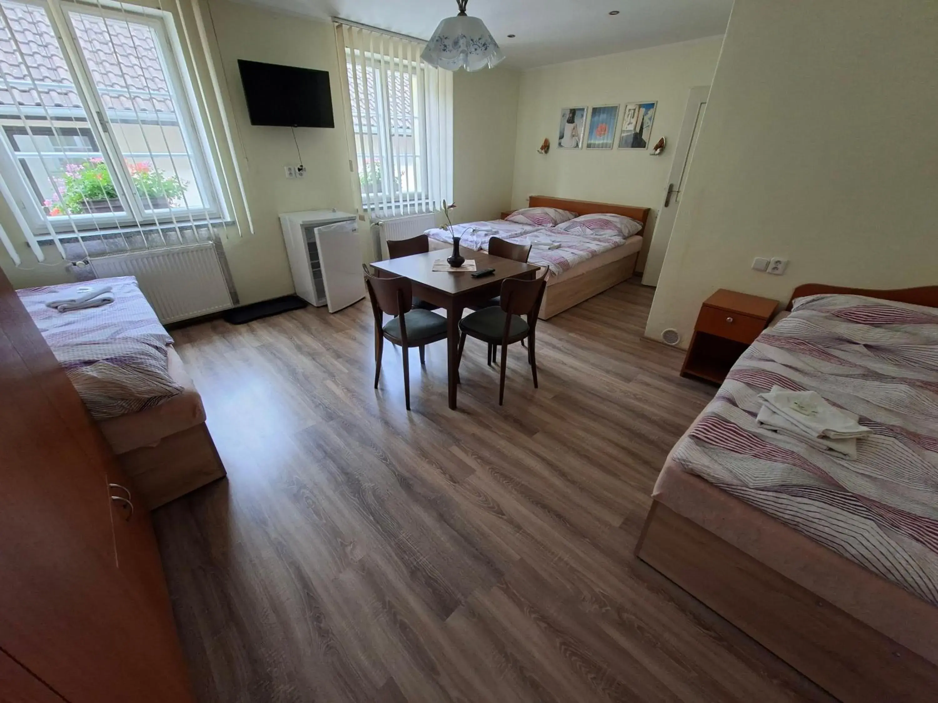 Quadruple Room in Hotel Alster Quadruple Room in Hotel Alster