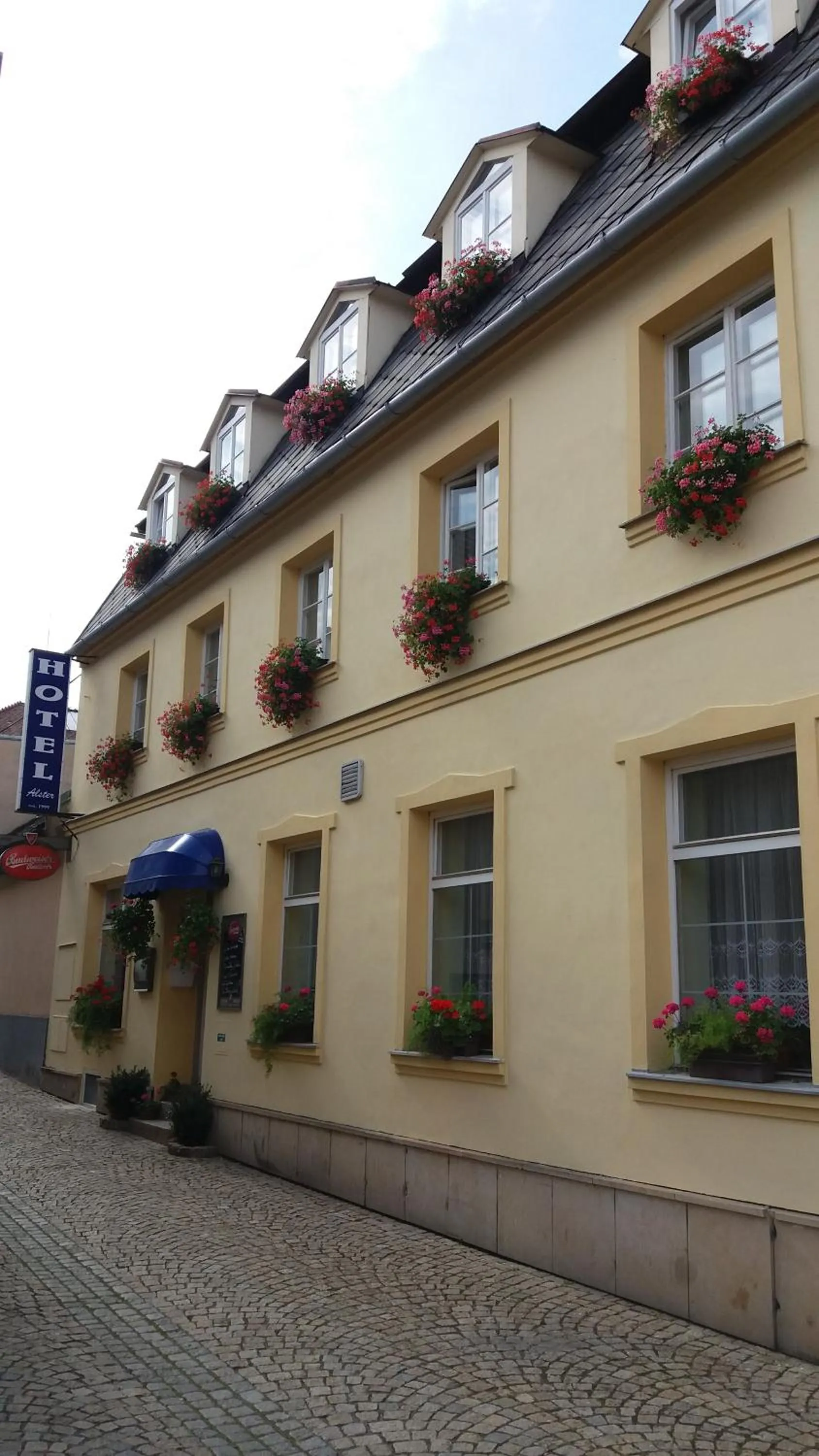 Facade/entrance in Hotel Alster