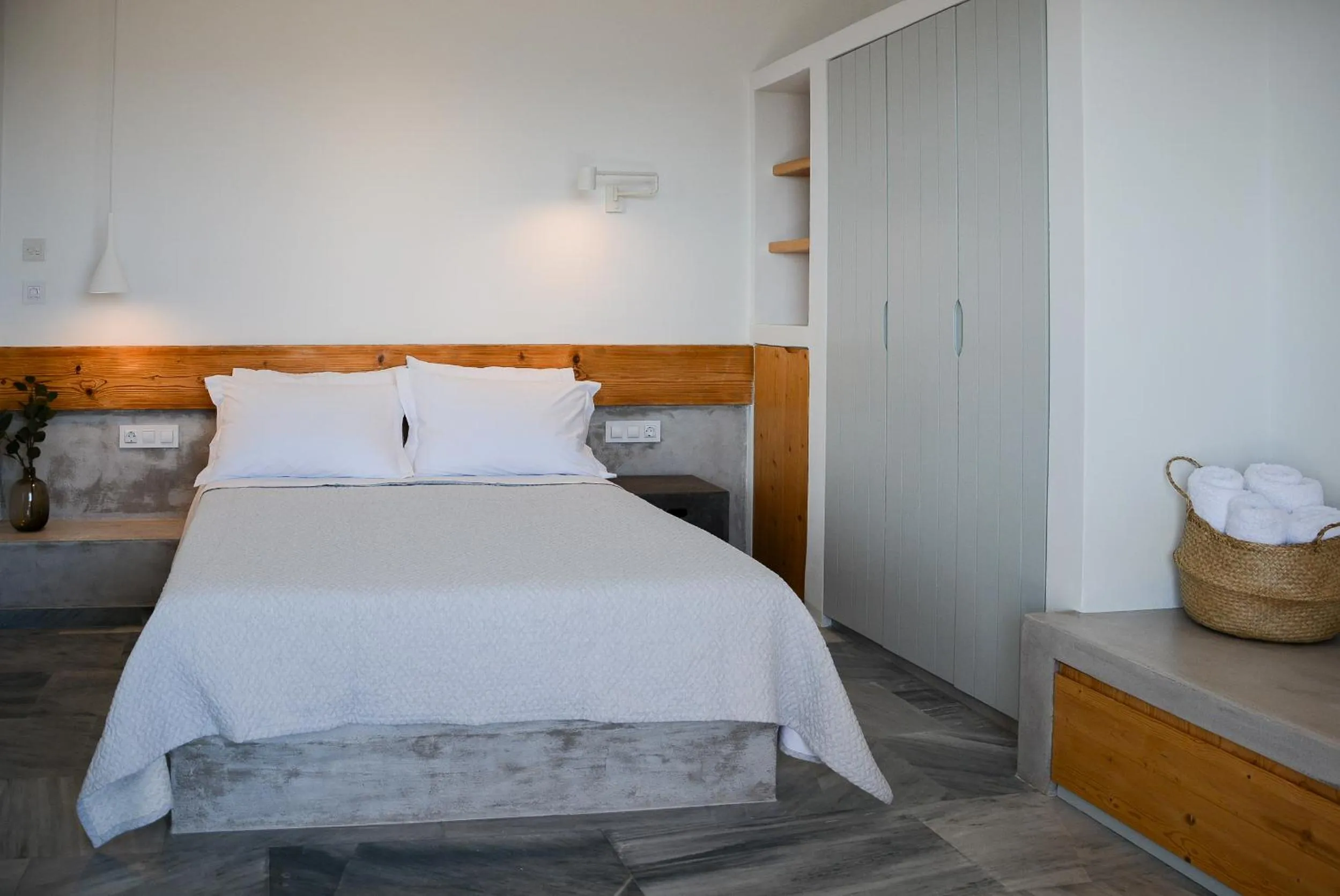 Bed in Pharos Apartments