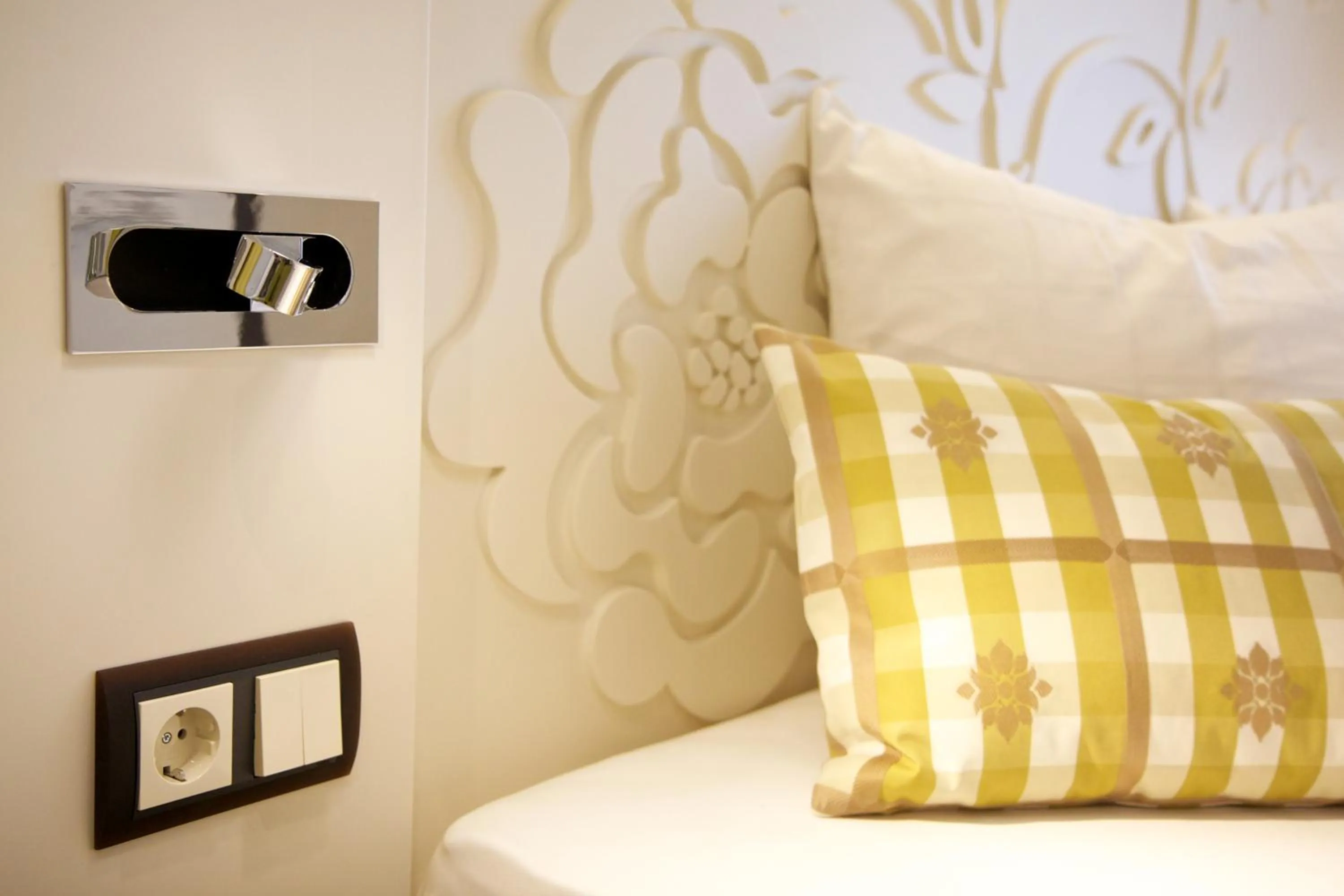 Decorative detail, Bed in Hotel Menge "An der Schlacht"