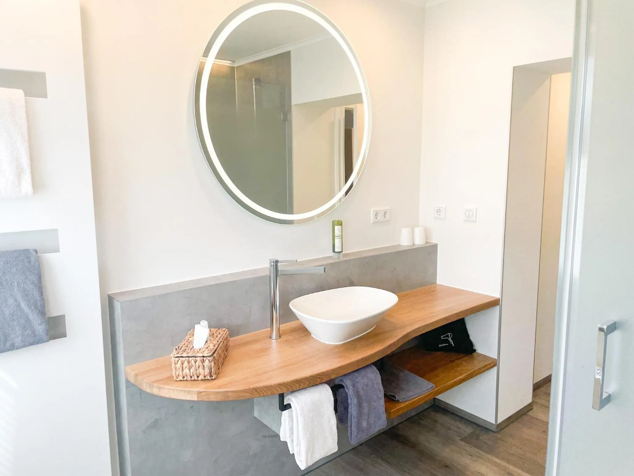 Bathroom in Hotel Menge "An der Schlacht"