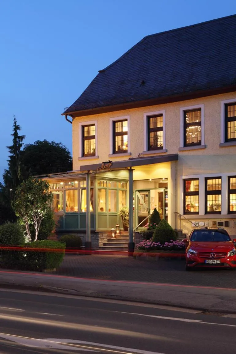 Facade/entrance in Hotel Menge "An der Schlacht"