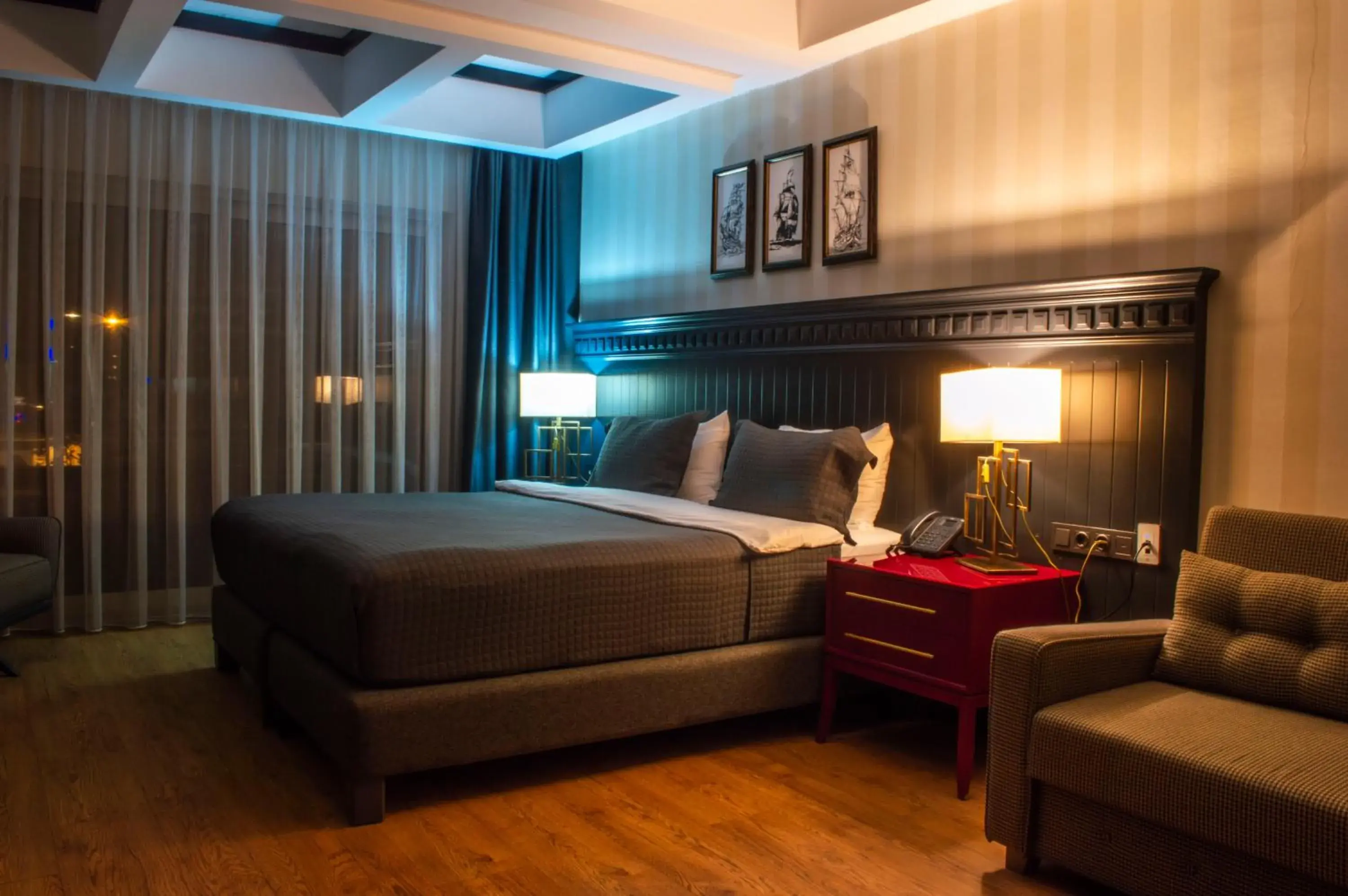 Coffee/tea facilities, Bed in Hotel Marina Bay Göcek Coffee/tea facilities, Bed in Hotel Marina Bay Göcek