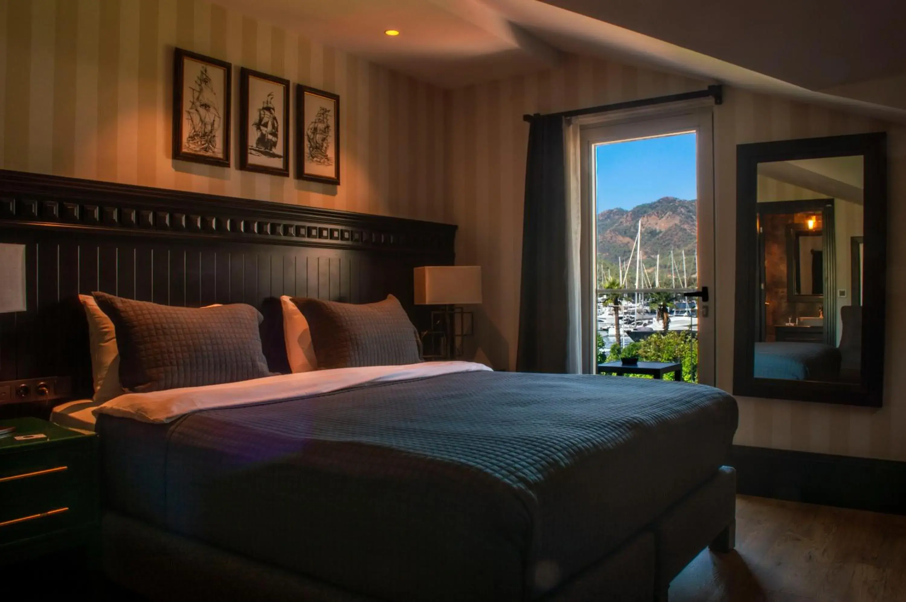 TV and multimedia, Bed in Hotel Marina Bay Göcek TV and multimedia, Bed in Hotel Marina Bay Göcek