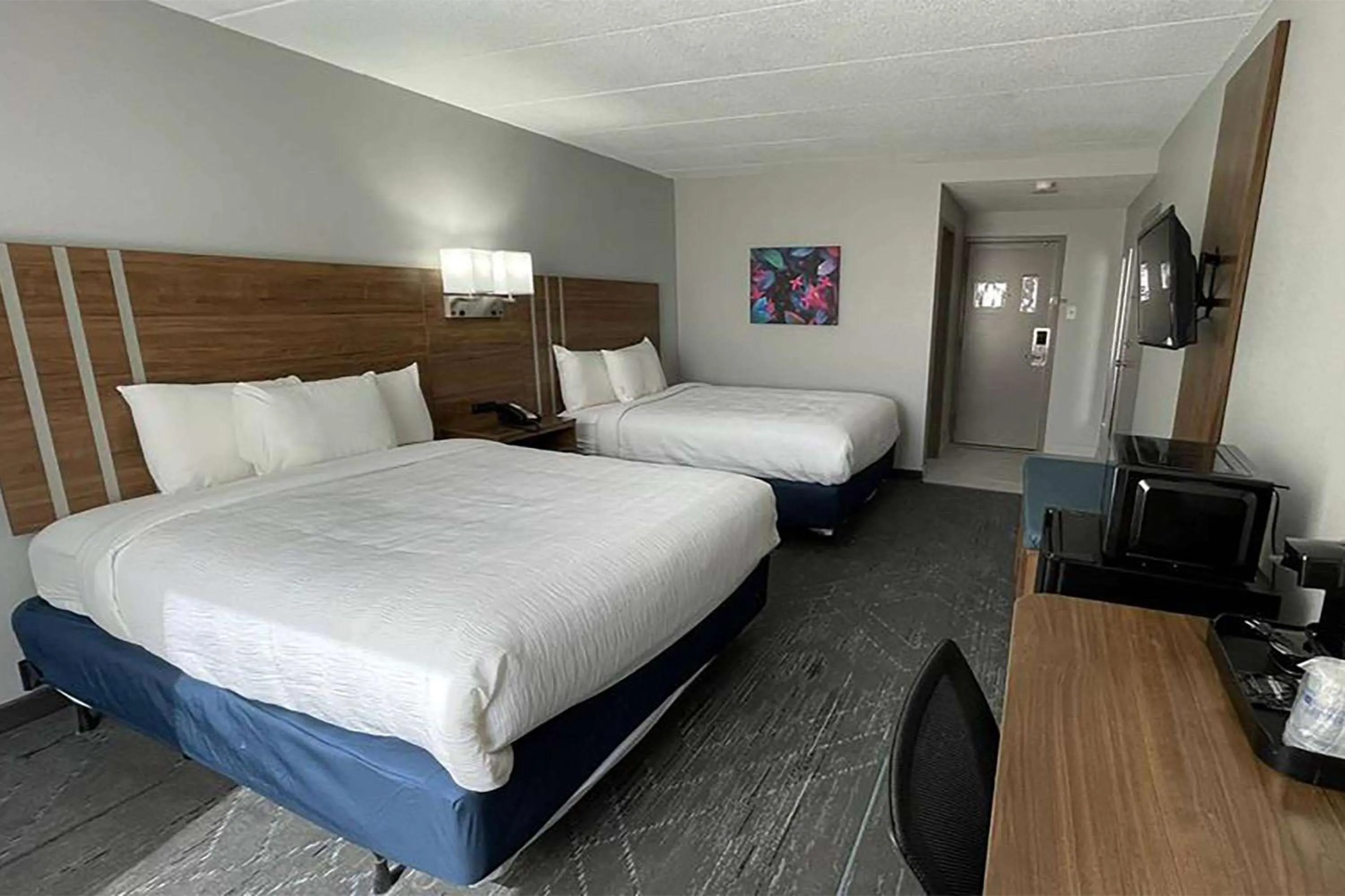 Photo of the whole room in Days Inn & Suites by Wyndham Springfield OH