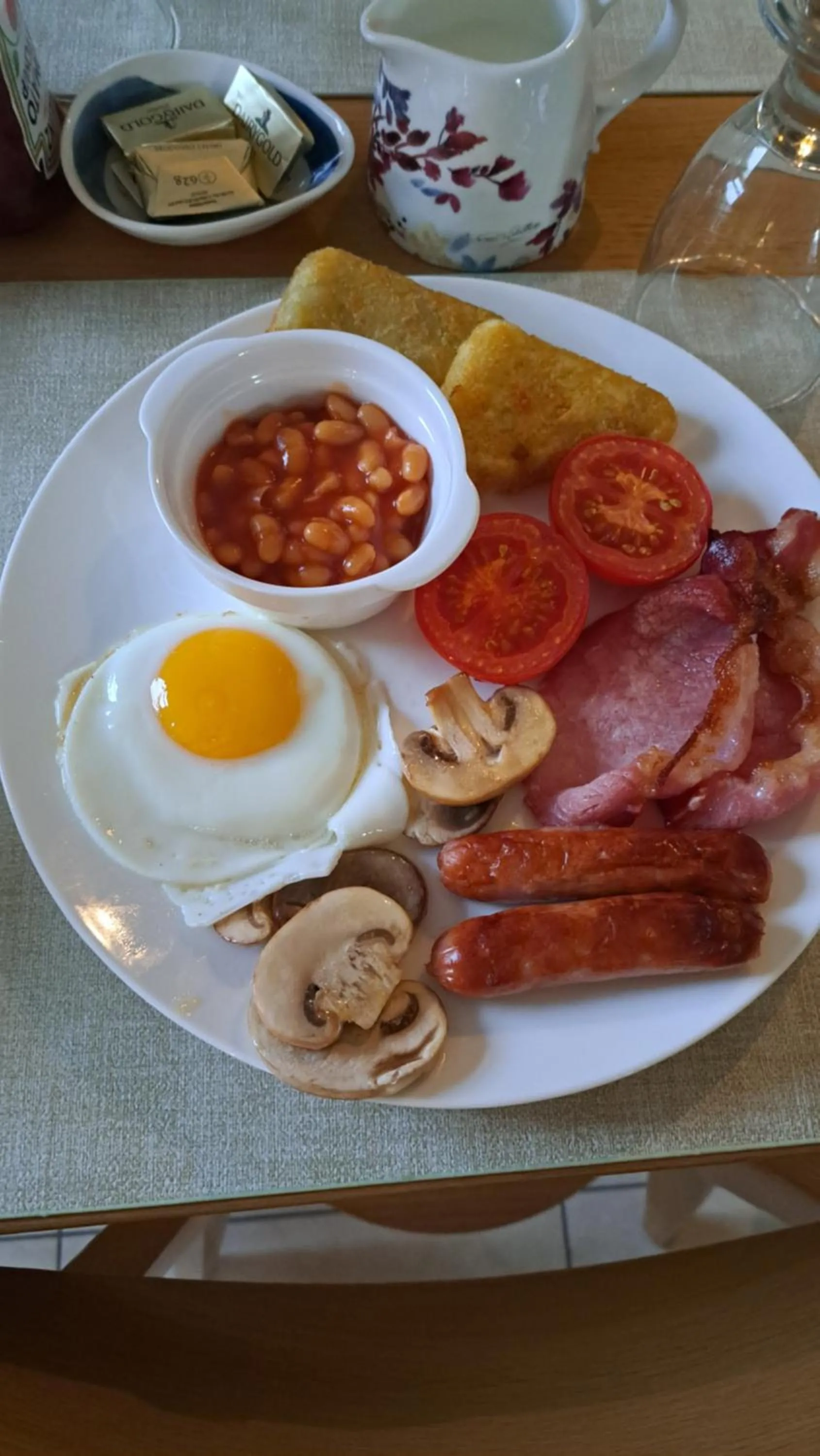 Breakfast in Hillhead House, F94 F6N1