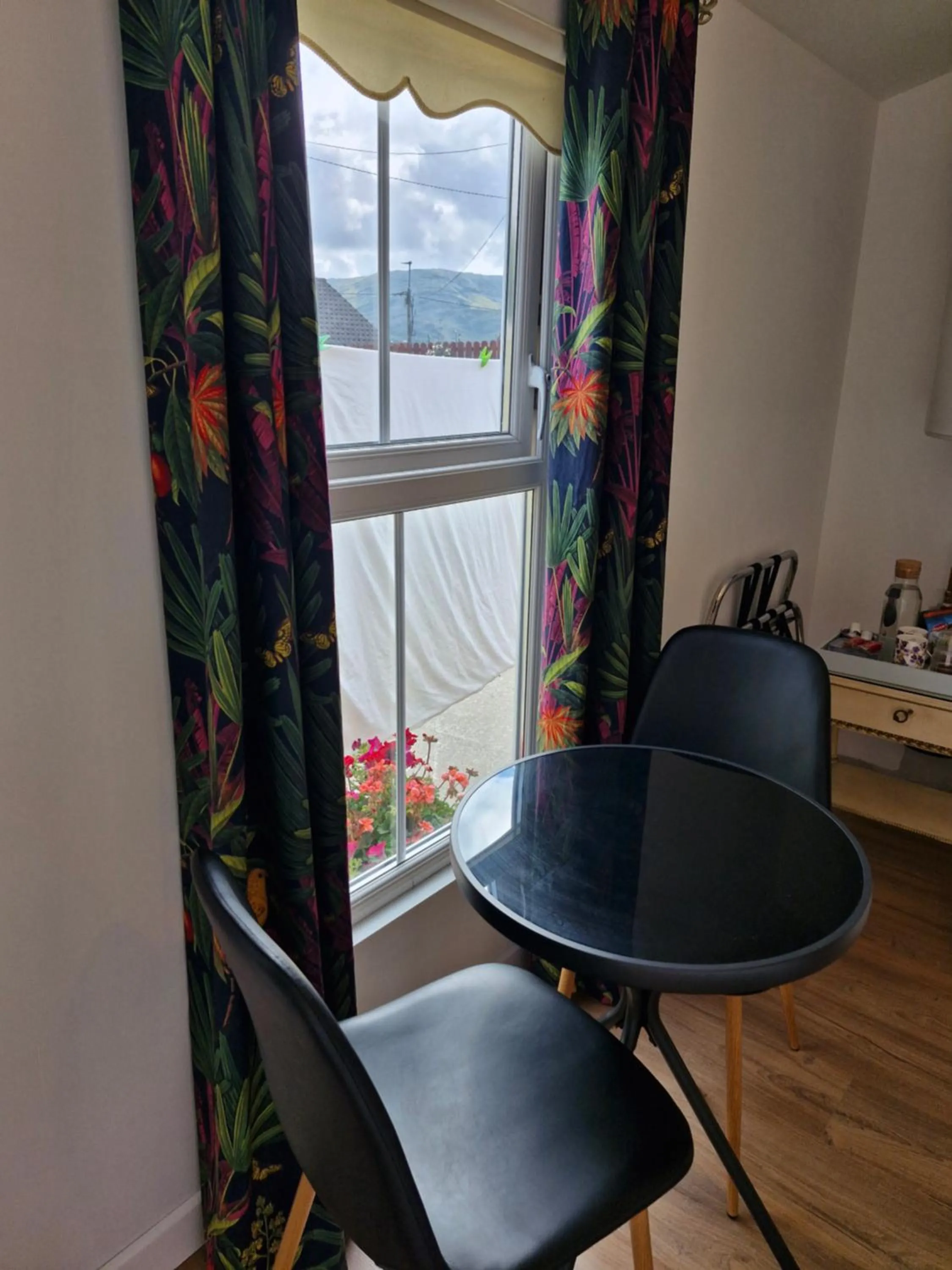 Living room in Hillhead House, F94 F6N1