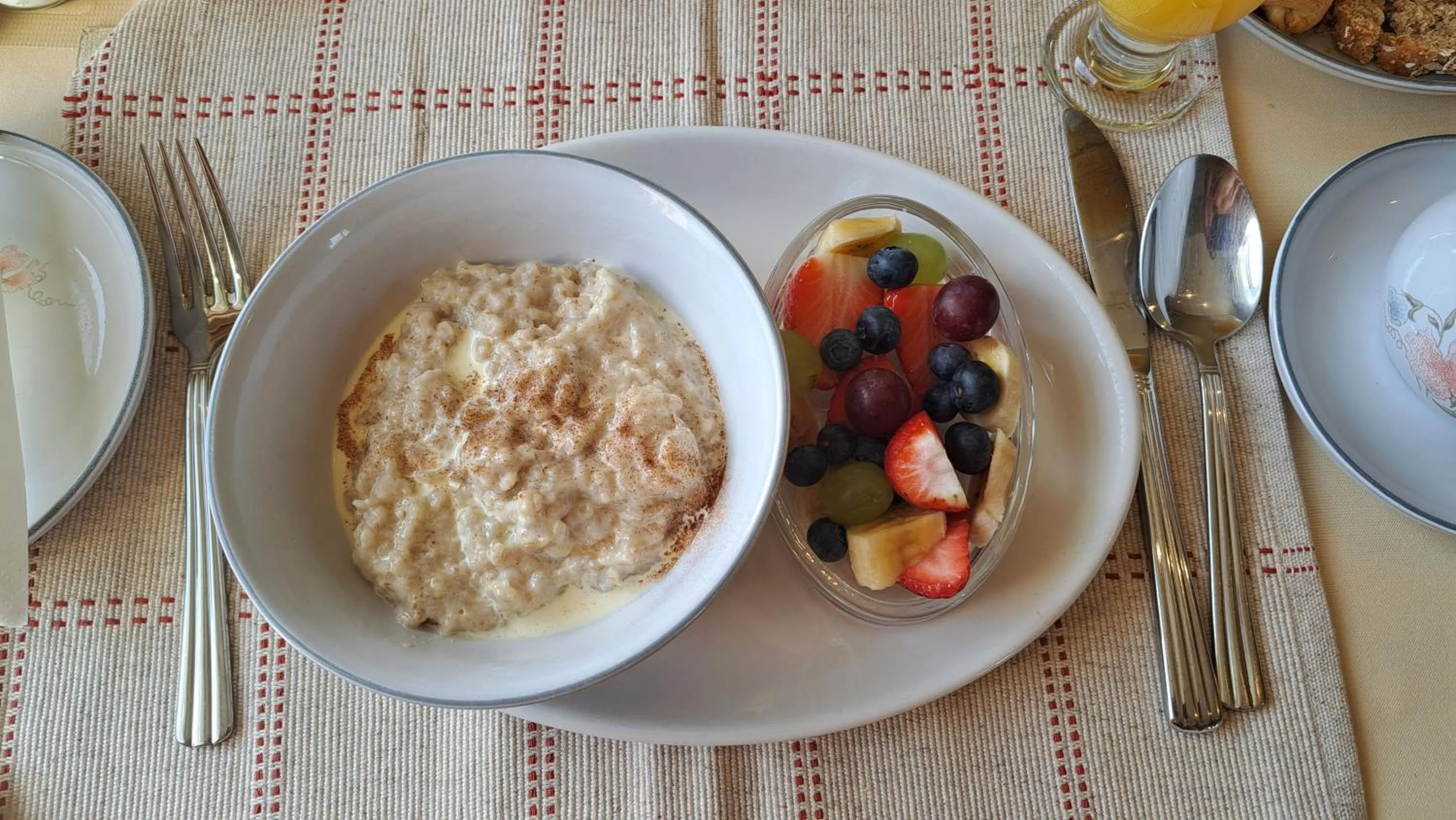 Breakfast in Hillhead House, F94 F6N1
