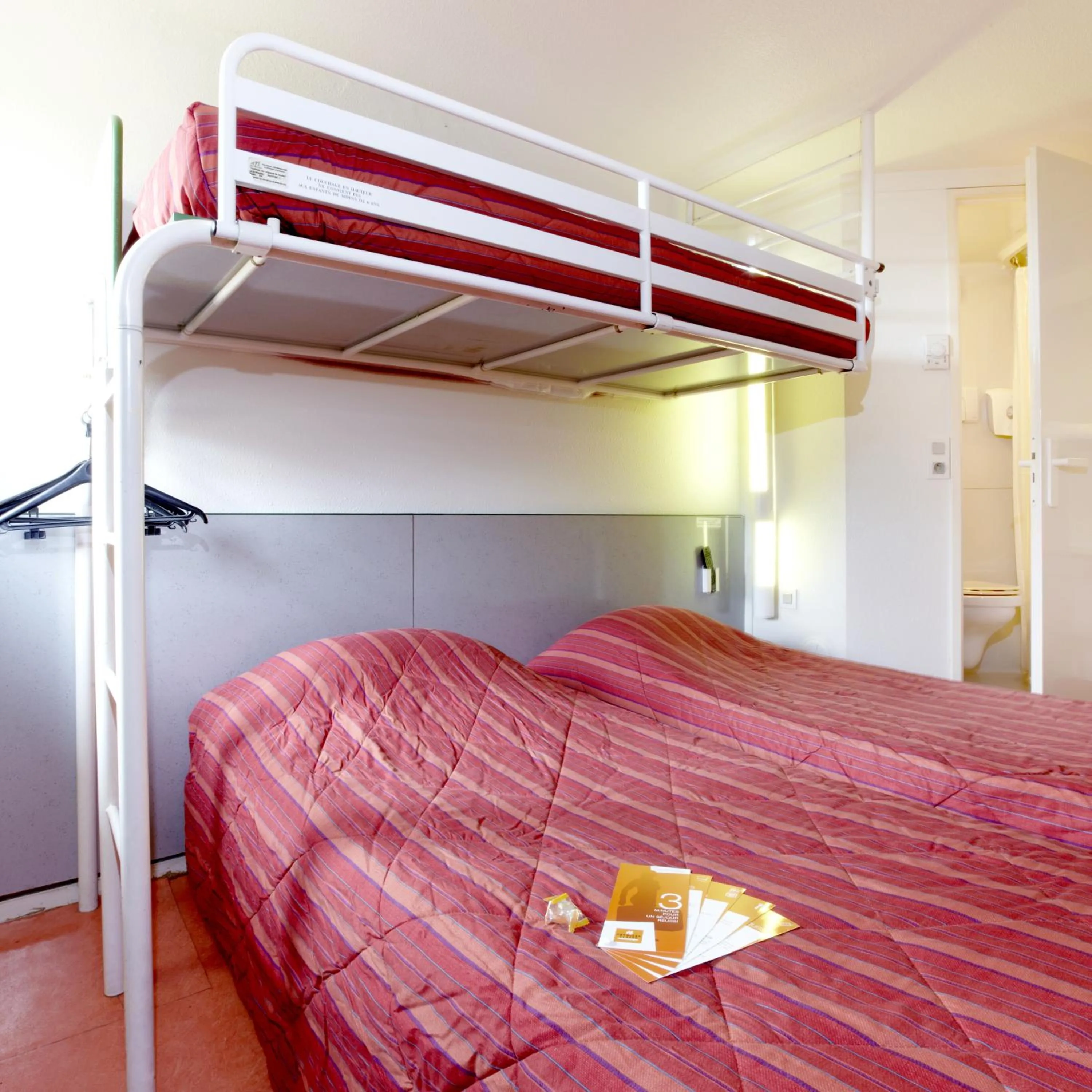 bunk bed, Bed in Premiere Classe Niort Est La Creche