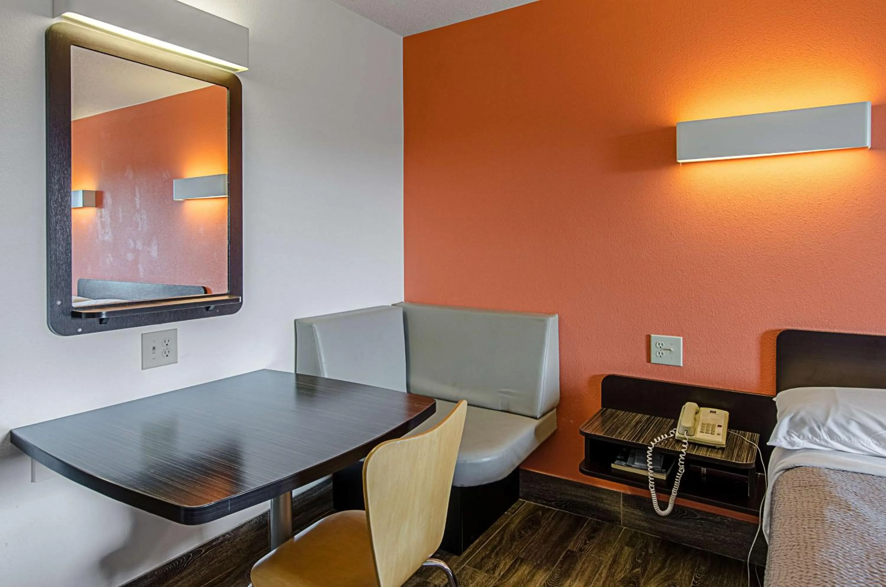 Coffee/tea facilities in Motel 6-Staunton, VA