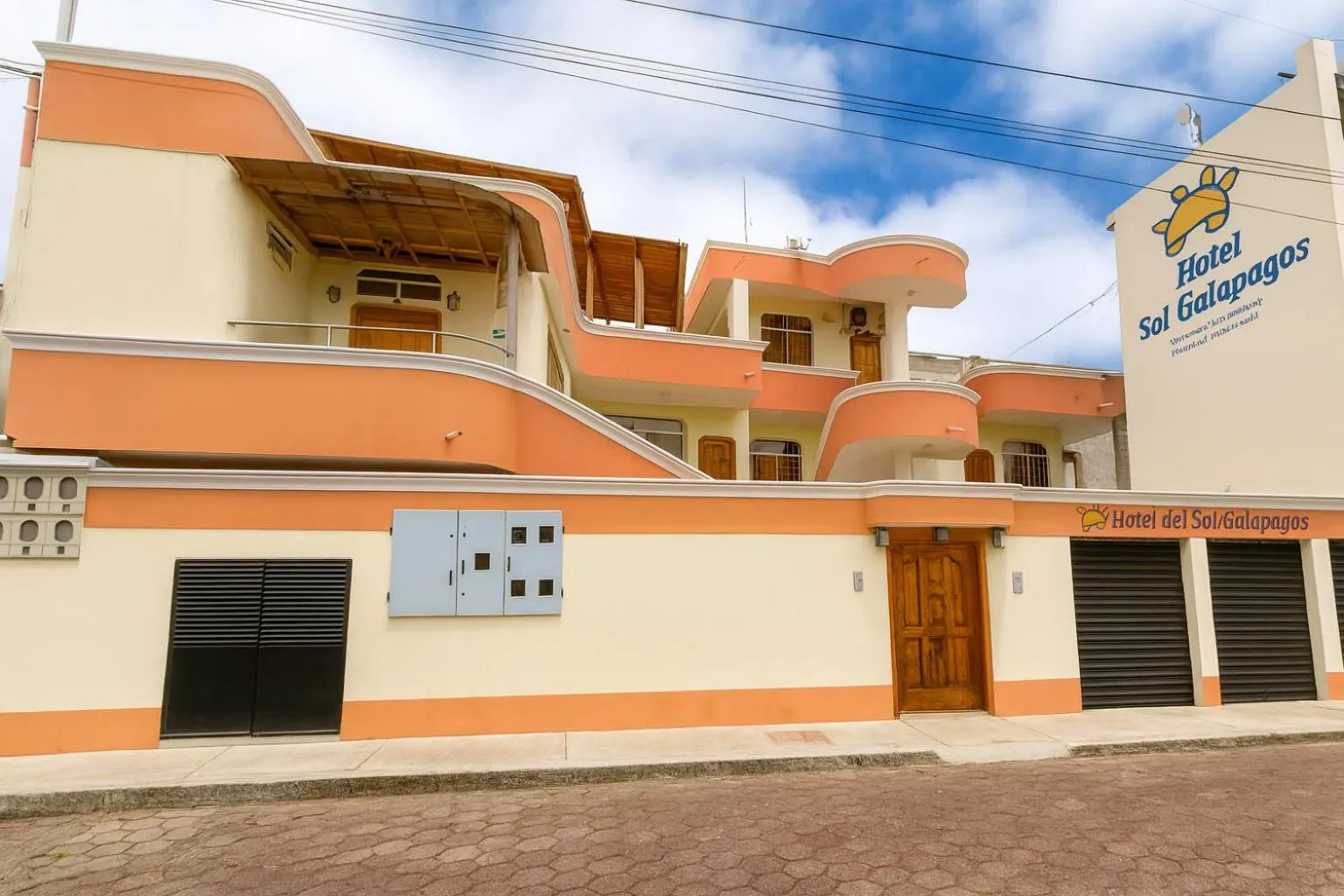 Facade/entrance in Hotel Del Sol Galapagos